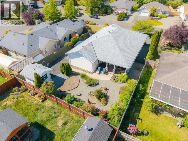 1085 TARA CRESCENT, Parksville 5