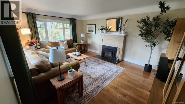 180 ISLAND HIGHWAY, View Royal 5