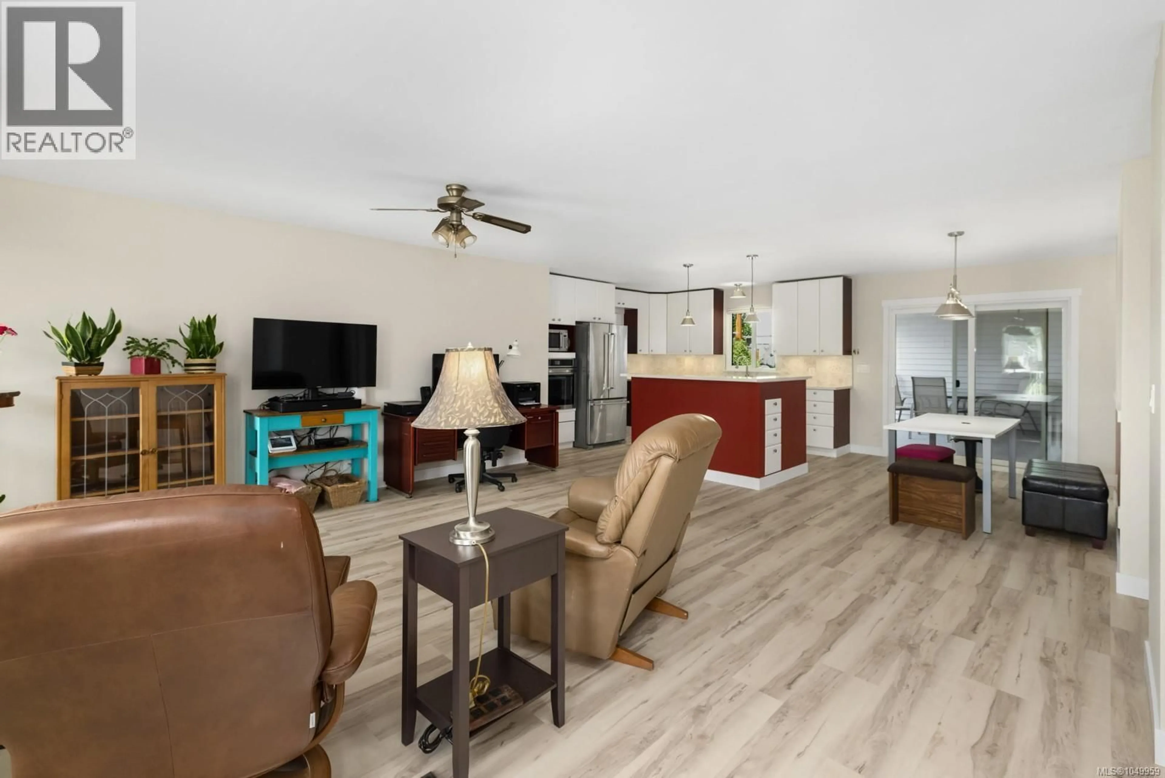 Living room with furniture, unknown for 3187 MOORFIELD ROAD, Duncan British Columbia V9L4M6