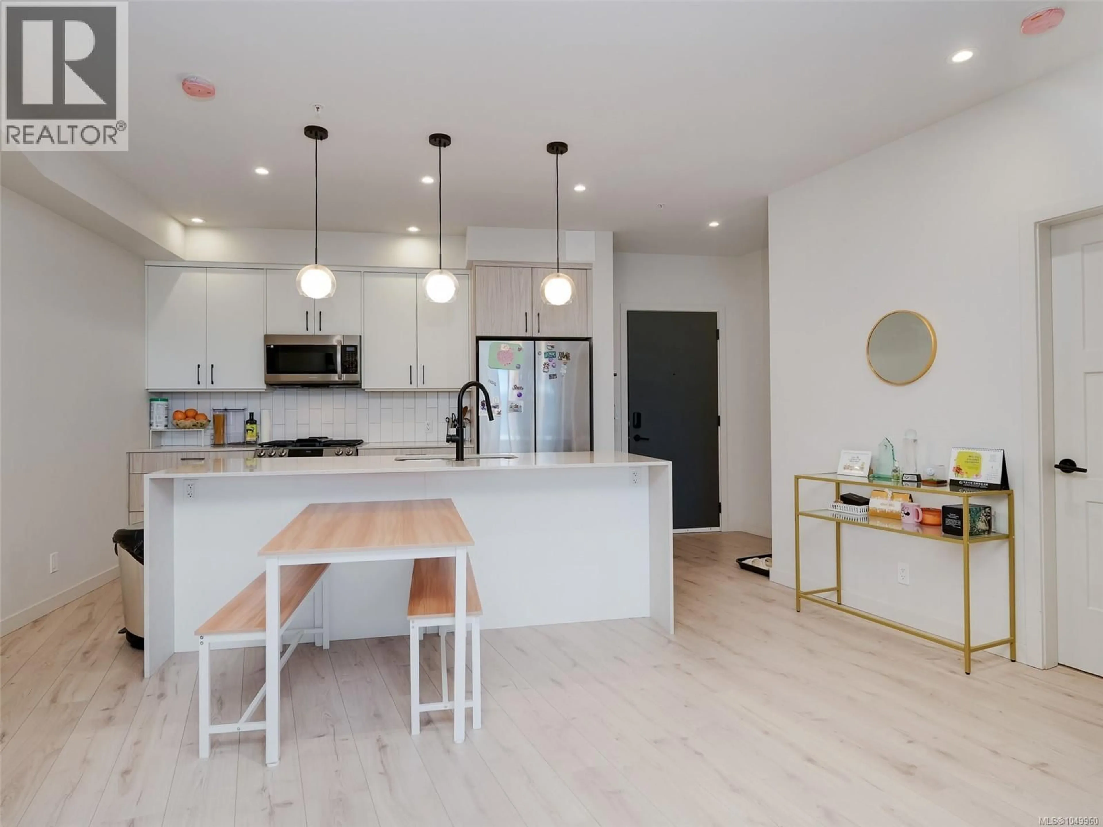 Open concept kitchen, unknown for 310 - 958 PHAROAH MEWS, Langford British Columbia V9B7A1