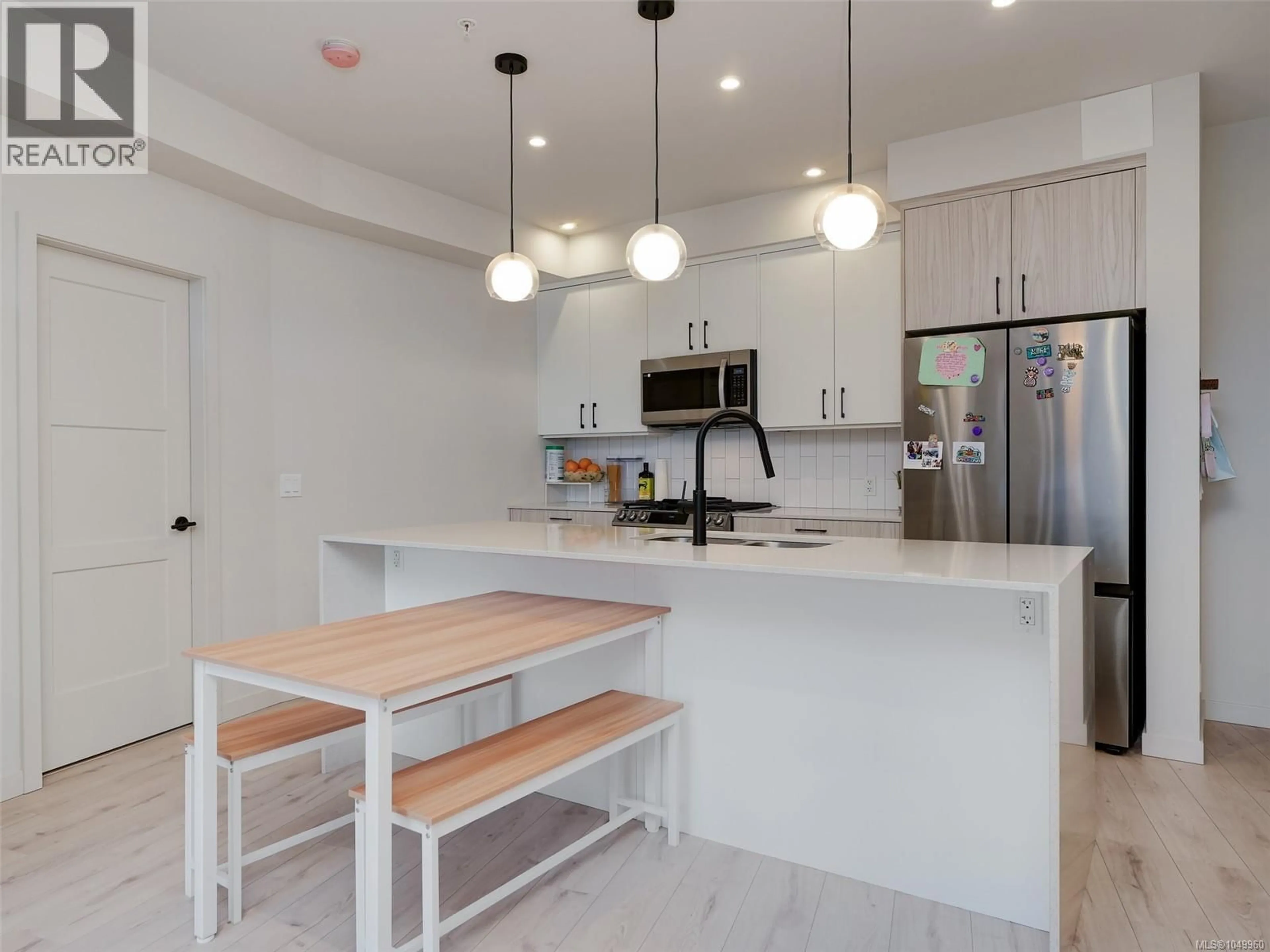 Open concept kitchen, unknown for 310 - 958 PHAROAH MEWS, Langford British Columbia V9B7A1