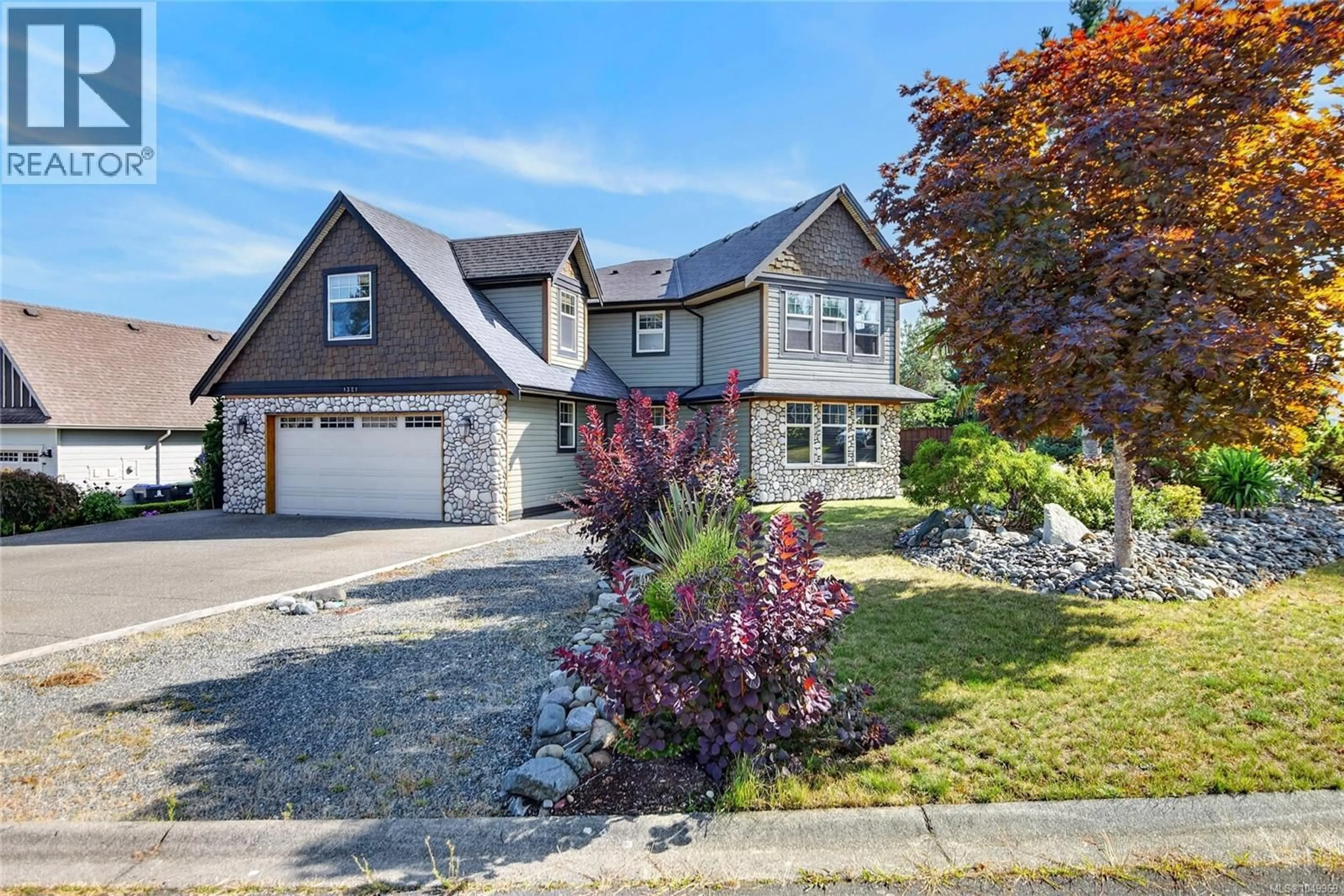 Home with vinyl exterior material, street for 1321 CLEAR VIEW PLACE, Comox British Columbia V9M3R3