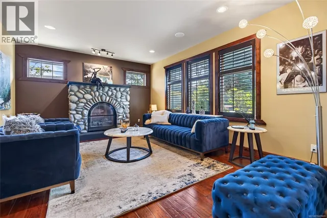1321 CLEAR VIEW PLACE, Comox 5
