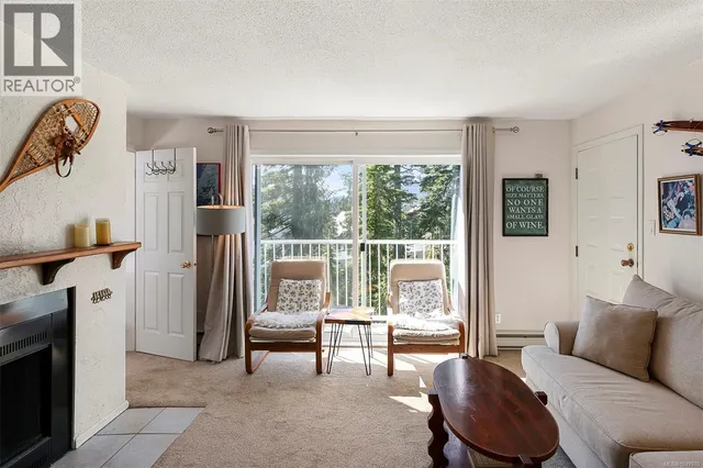 1 - 687 CASTLE CRAG CRESCENT, Courtenay 2