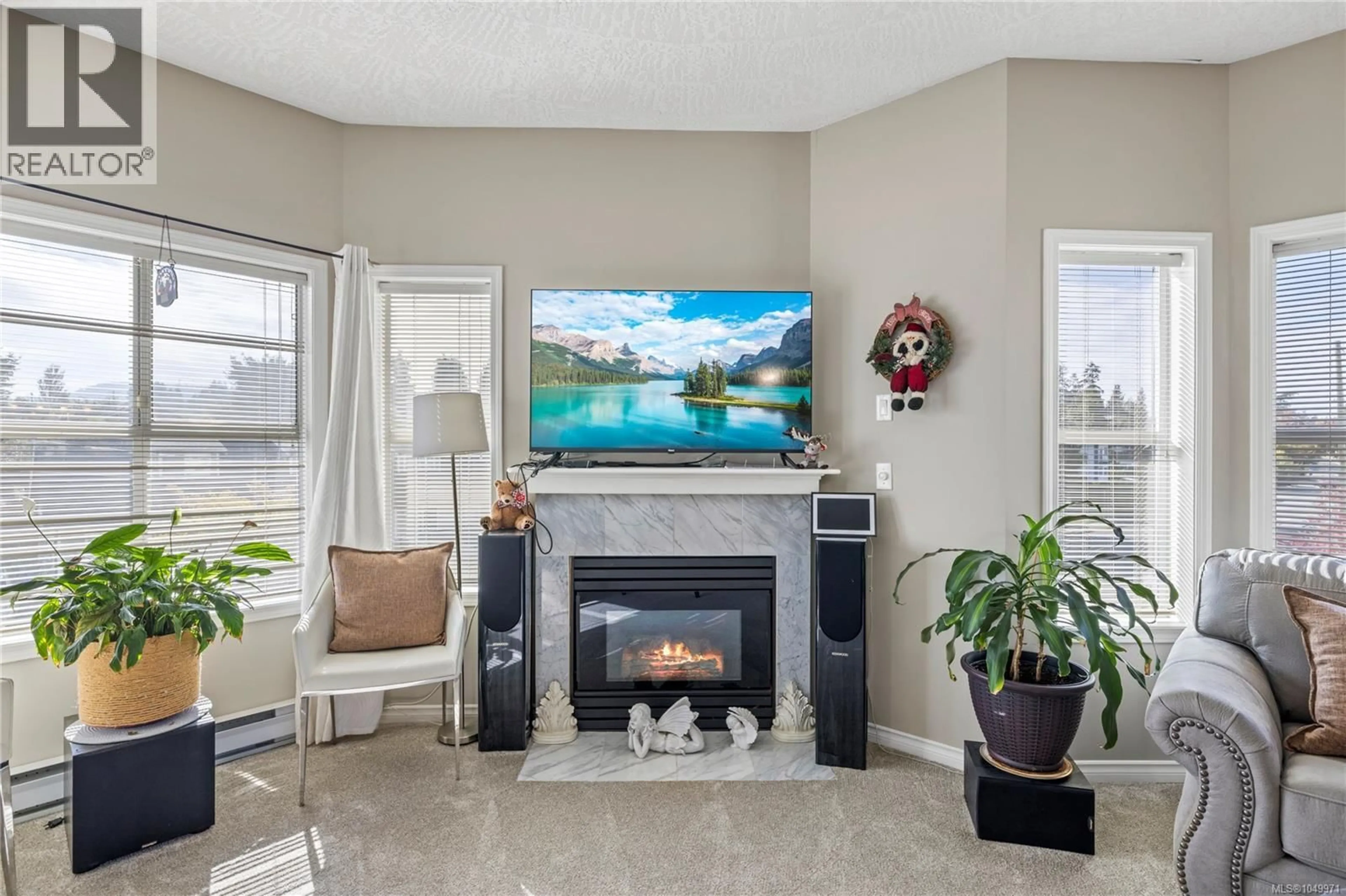 Living room with furniture, unknown for 405 - 220 ISLAND HIGHWAY WEST, Parksville British Columbia V9P2P3