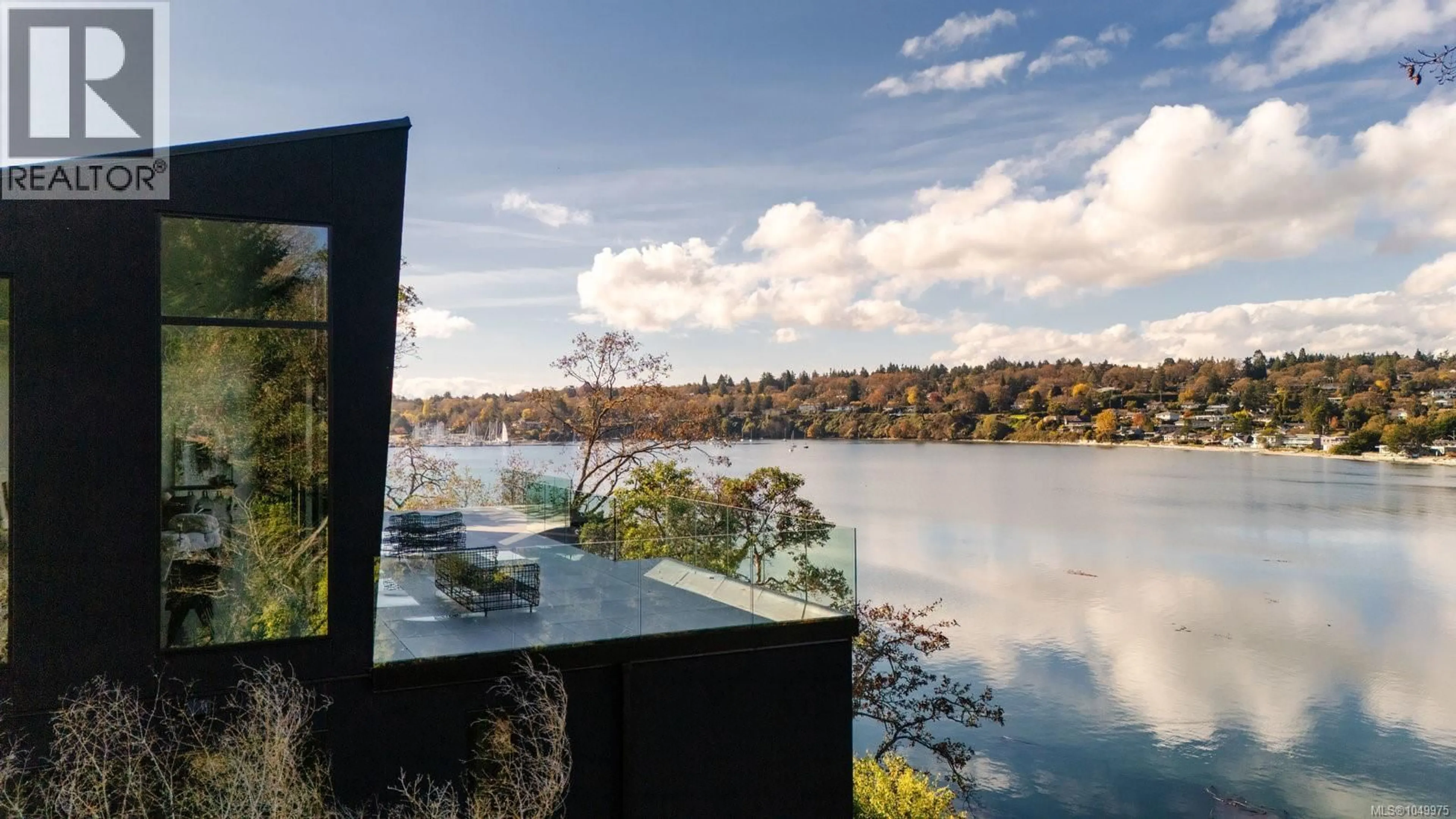 Patio, water/lake/river/ocean view for 2701 SEA VIEW ROAD, Saanich British Columbia V8N1K7