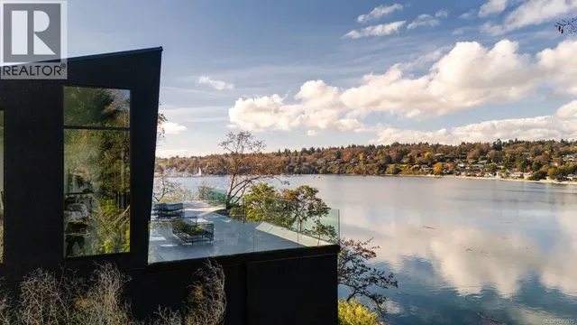 2701 SEA VIEW ROAD, Saanich 2