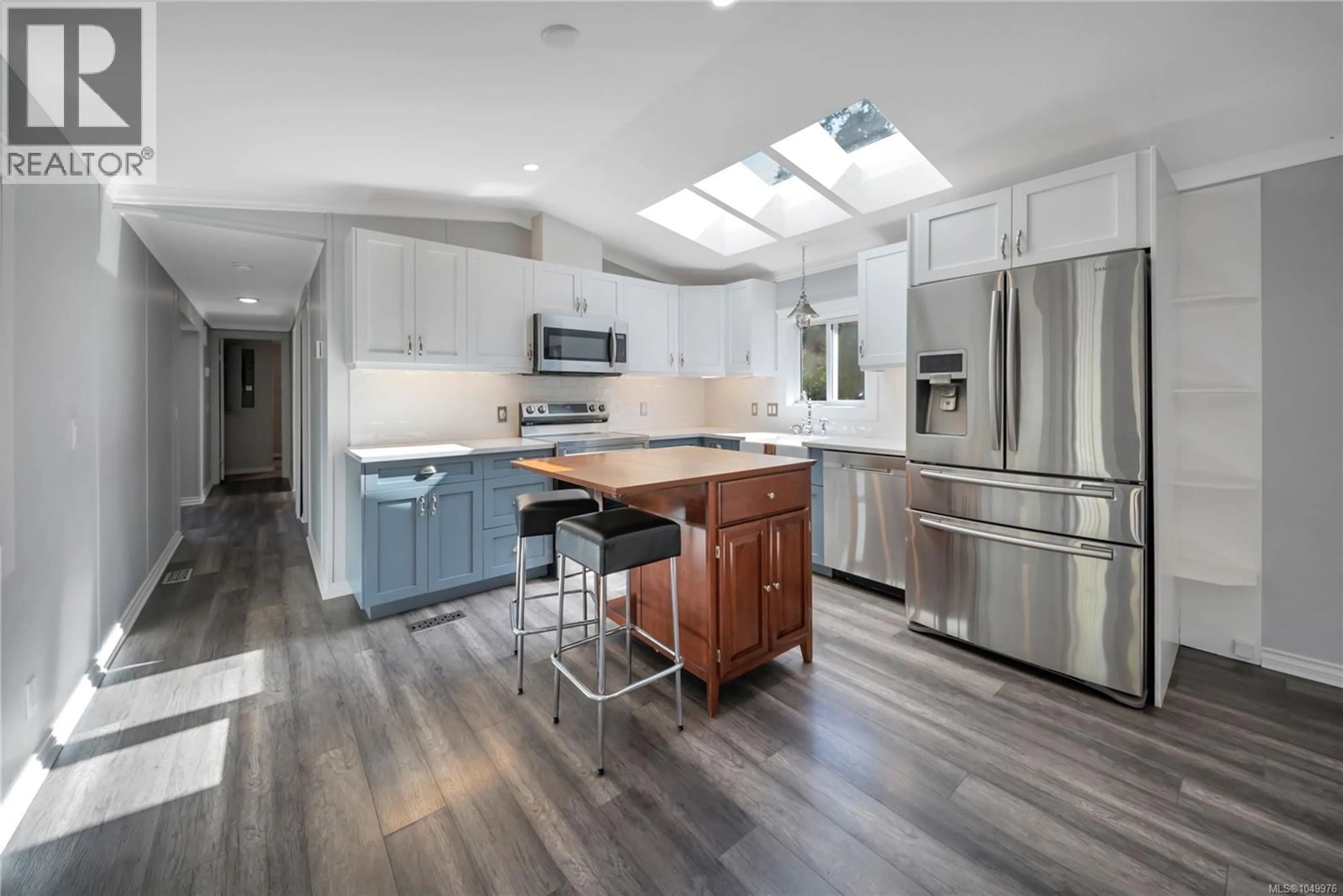 Open concept kitchen, unknown for 1320 ENGLISHMAN RIVER ROAD, Errington British Columbia V0R1V0