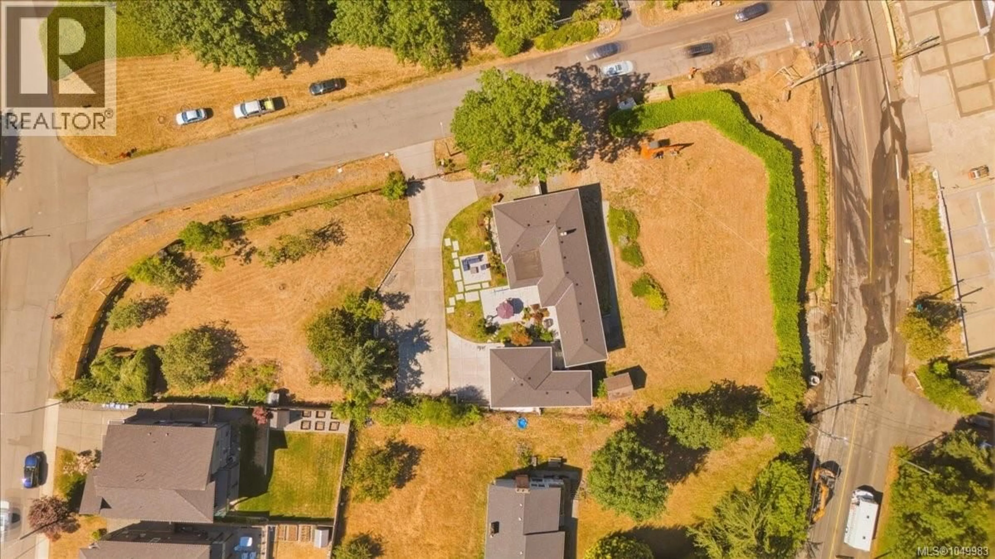 A pic from outside/outdoor area/front of a property/back of a property/a pic from drone, unknown for 2565 DEPARTURE BAY ROAD, Nanaimo British Columbia V9S3W2