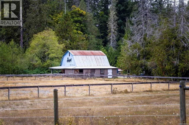 899,875 ANDREEF ROAD, Qualicum Beach 4