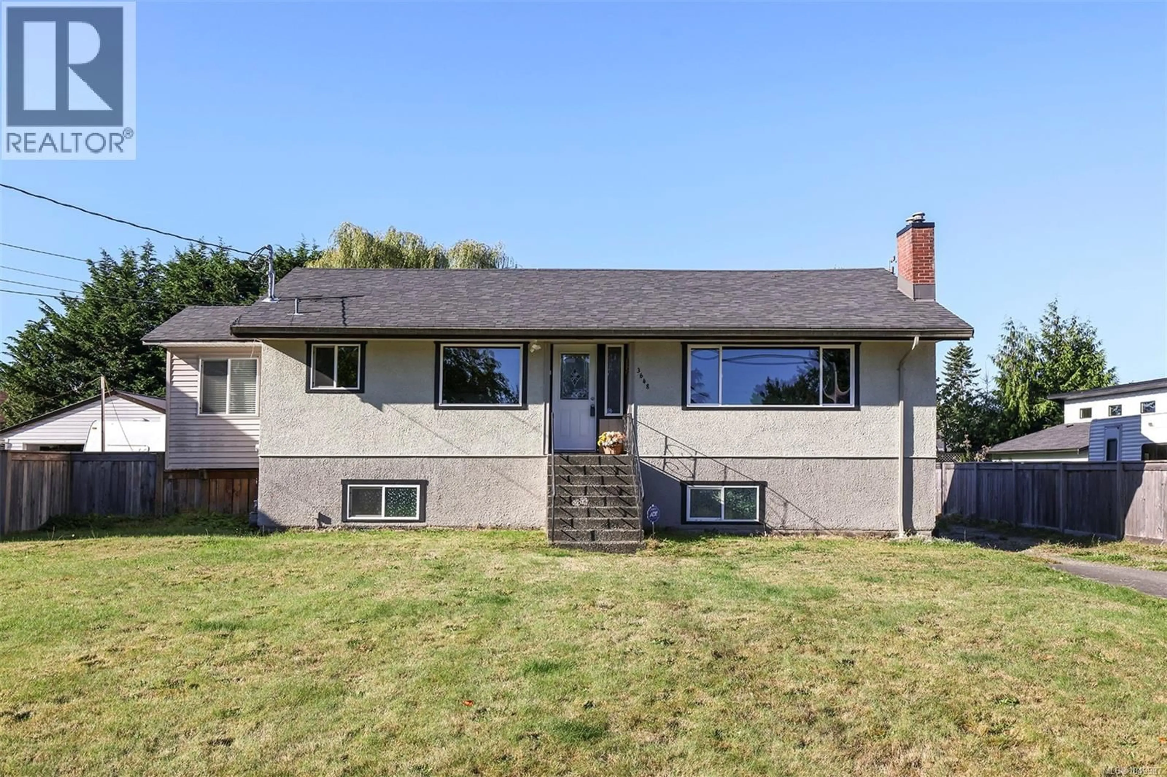Home with vinyl exterior material, unknown for 3648 ISLAND HIGHWAY SOUTH, Campbell River British Columbia V9W1E6