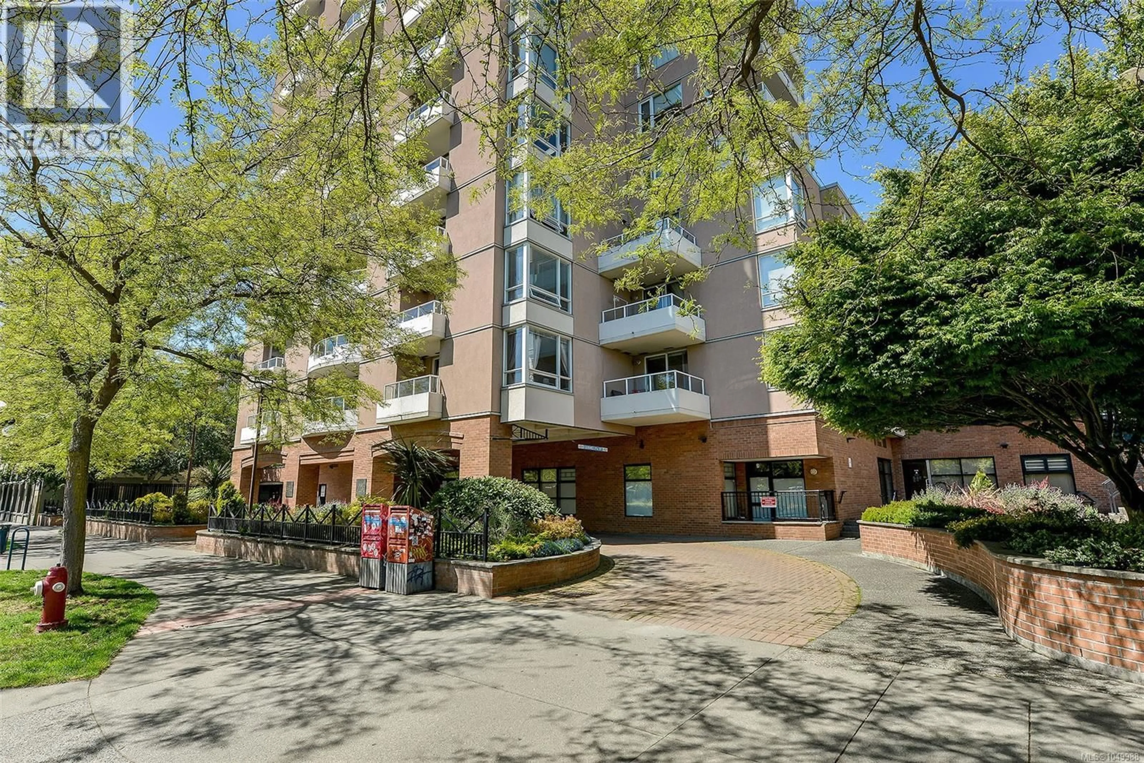 Patio, street for 505 - 930 YATES STREET, Victoria British Columbia V8V4Z3