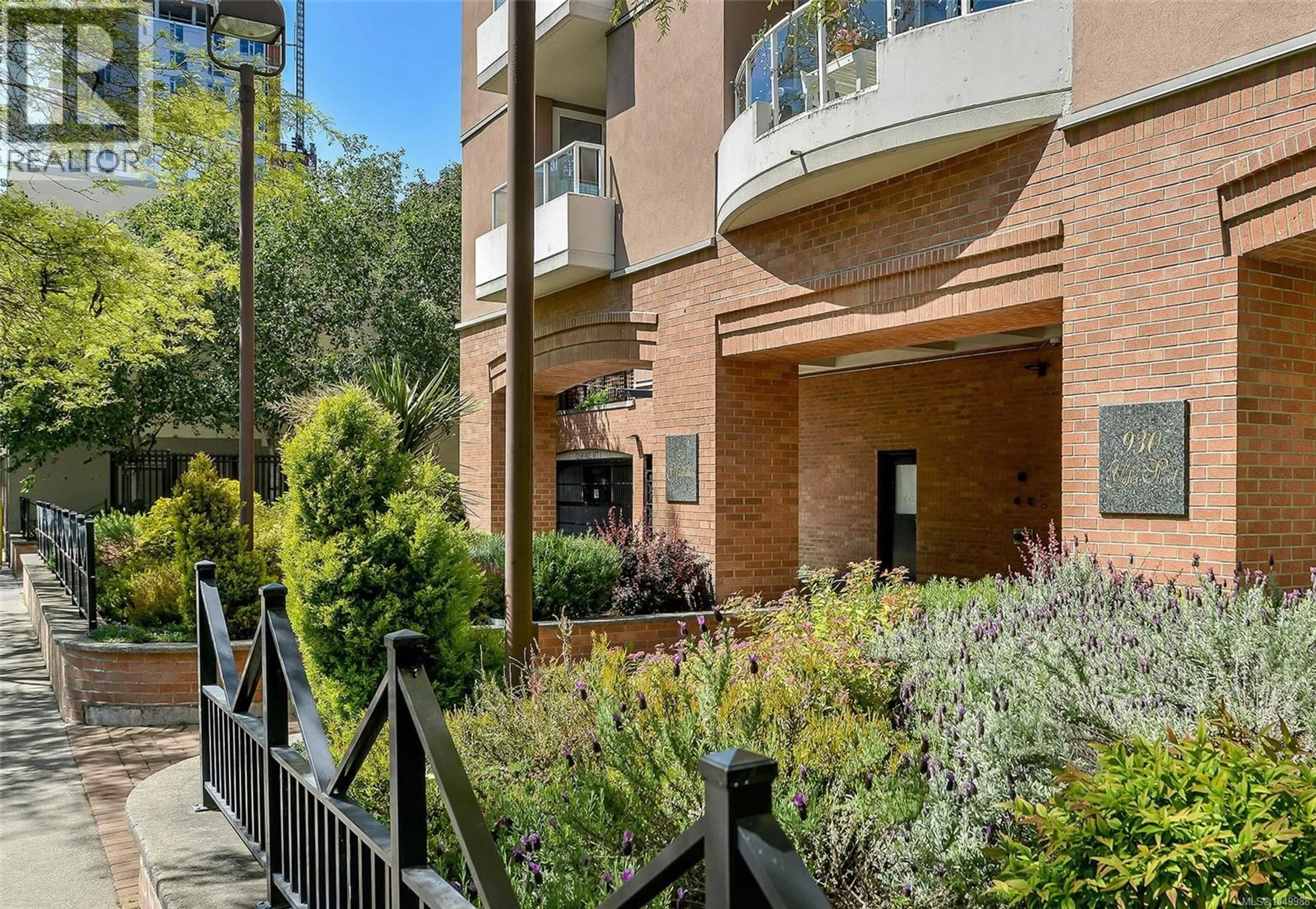 Patio, street for 505 - 930 YATES STREET, Victoria British Columbia V8V4Z3