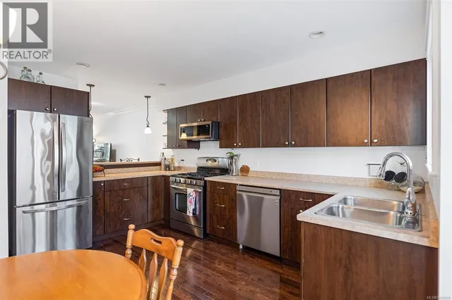105 - 827 ARNCOTE AVENUE, Langford 5