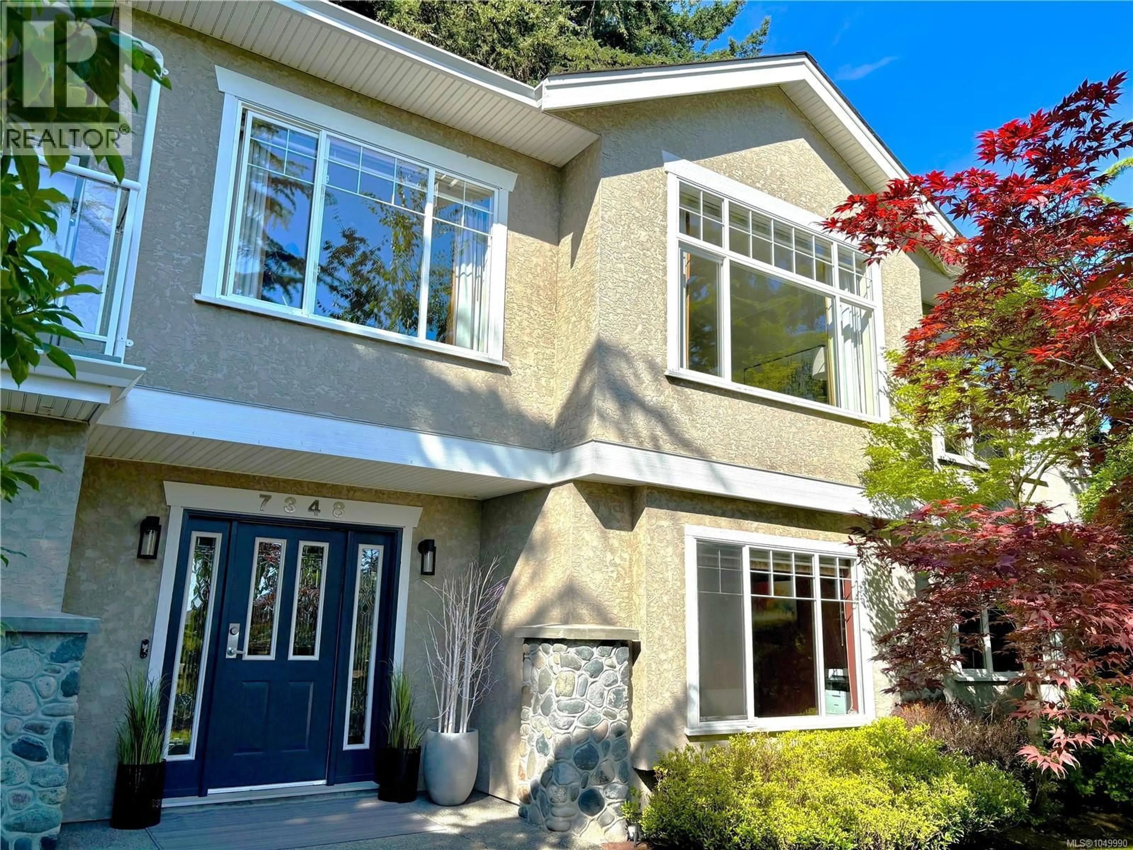 Home with vinyl exterior material, street for 7348 RIDGEDOWN COURT, Central Saanich British Columbia V8M2H7