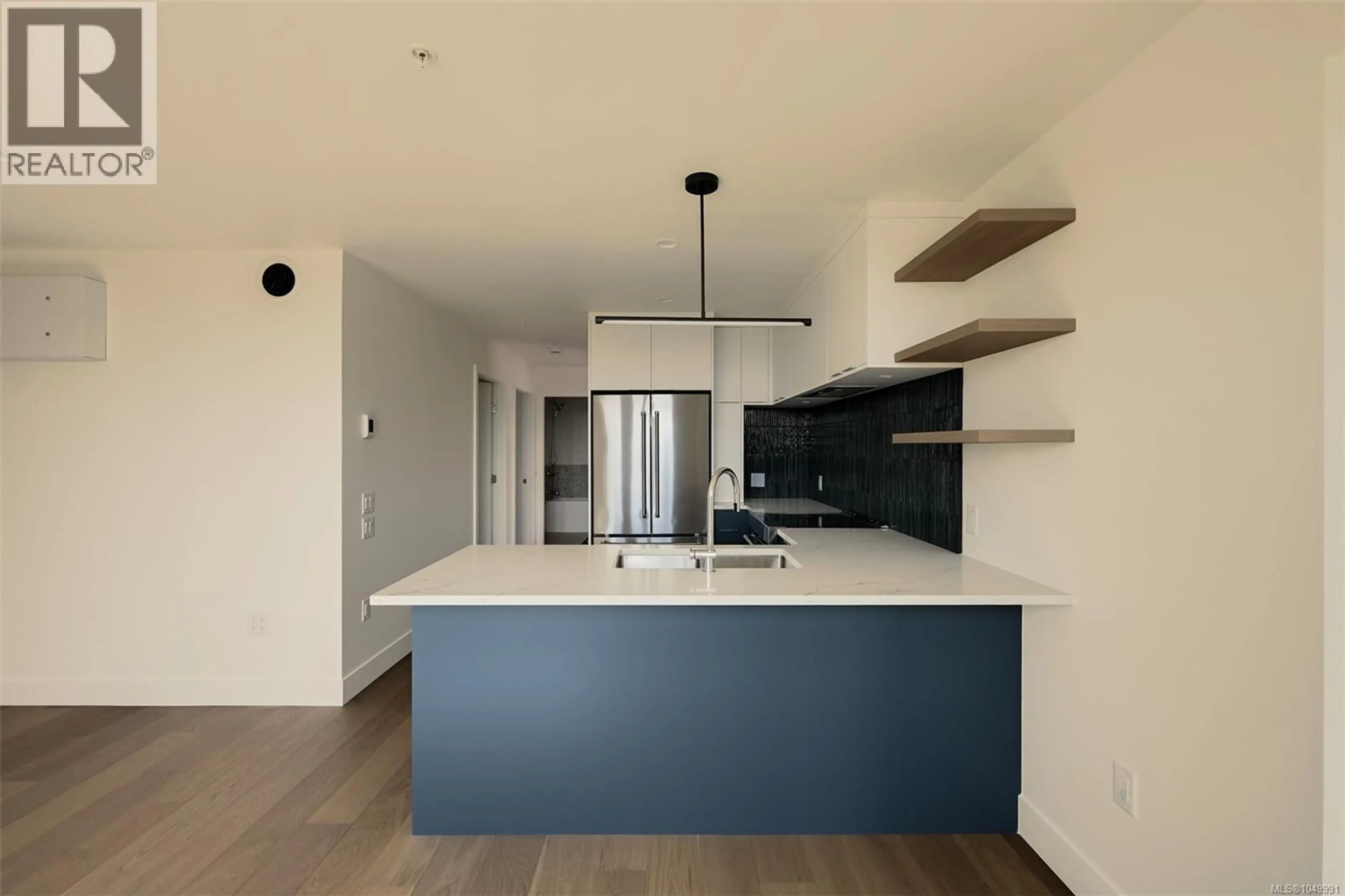 Open concept kitchen, wood/laminate floor for 2 - 958 WOLLASTON STREET, Esquimalt British Columbia V9A5B2