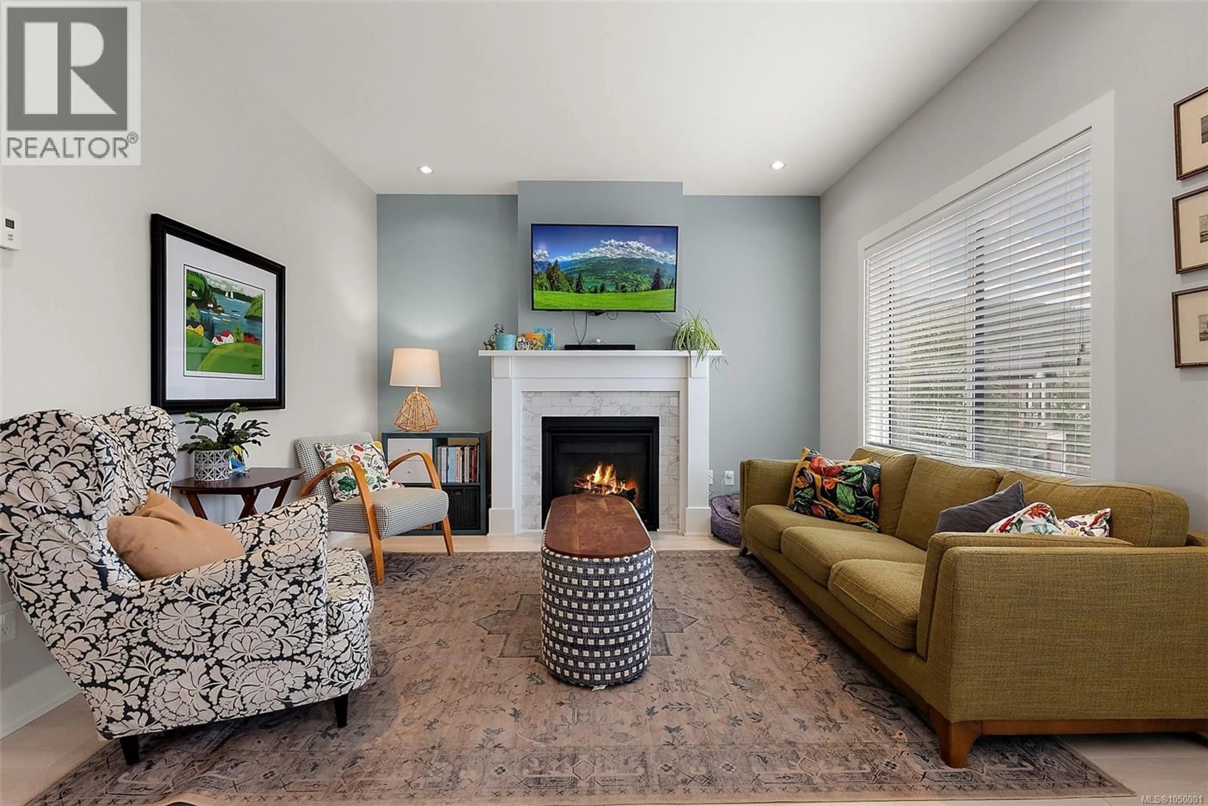 Living room with furniture, unknown for 2805 LUNAR COURT, Langford British Columbia V9B4M2