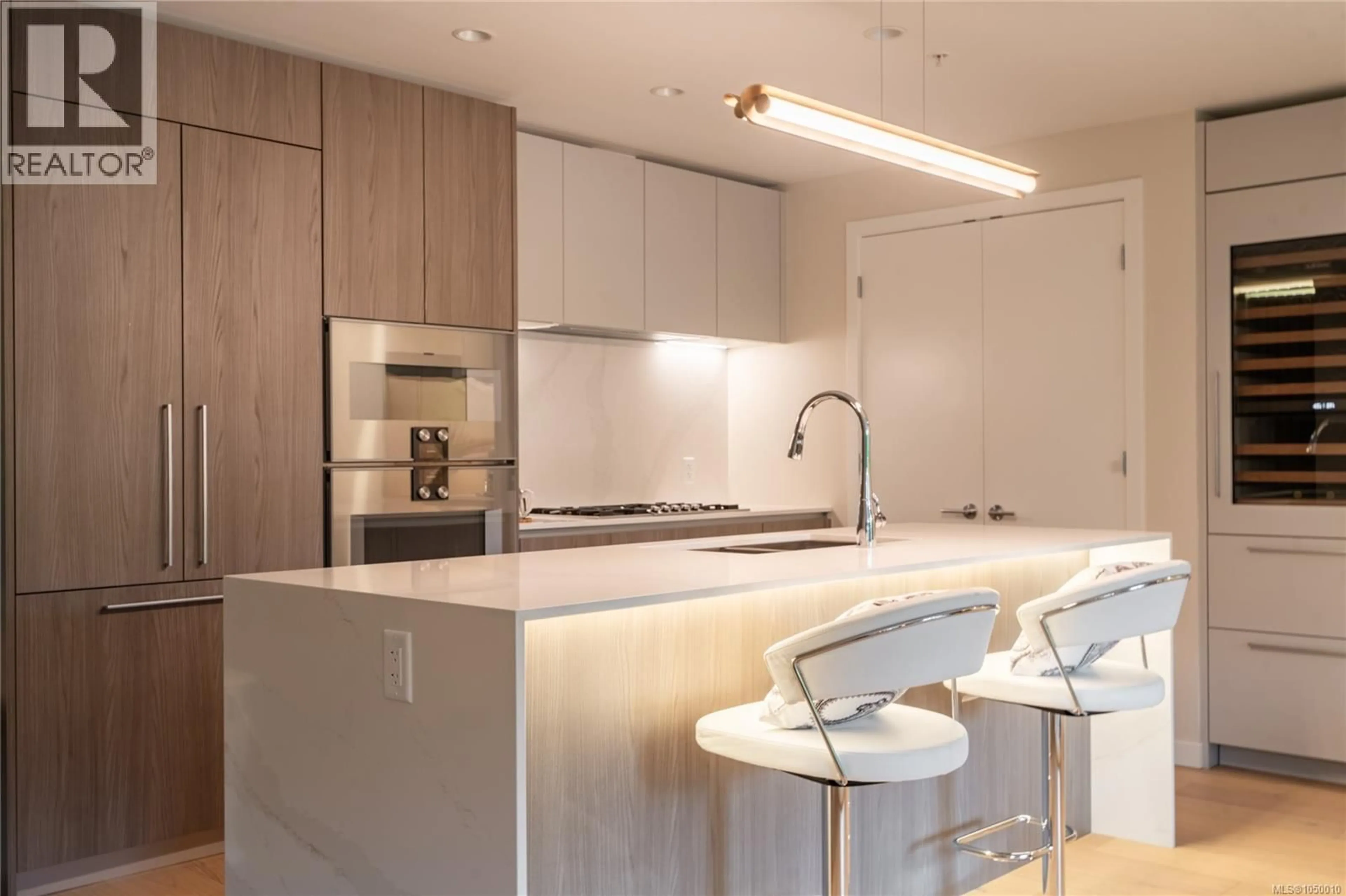 Contemporary kitchen, unknown for 605 - 2000 HANNINGTON ROAD, Langford British Columbia V9B6R6