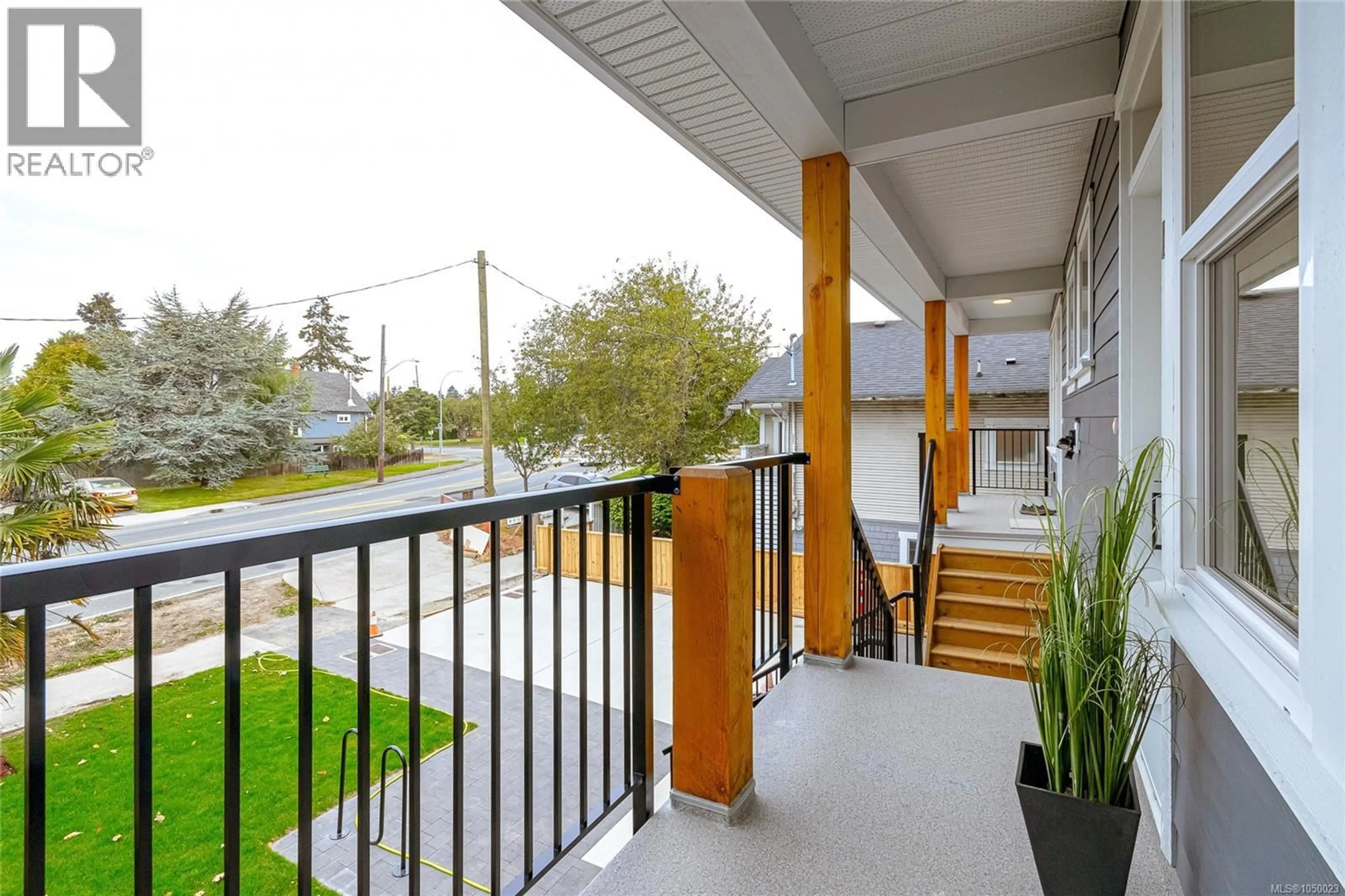Patio, street for B - 2235 SHELBOURNE STREET, Victoria British Columbia V8R4L2