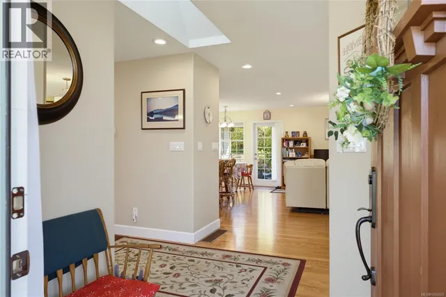 6023 STERLING DRIVE, Duncan 4