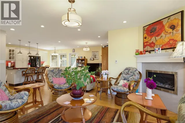 6023 STERLING DRIVE, Duncan 5