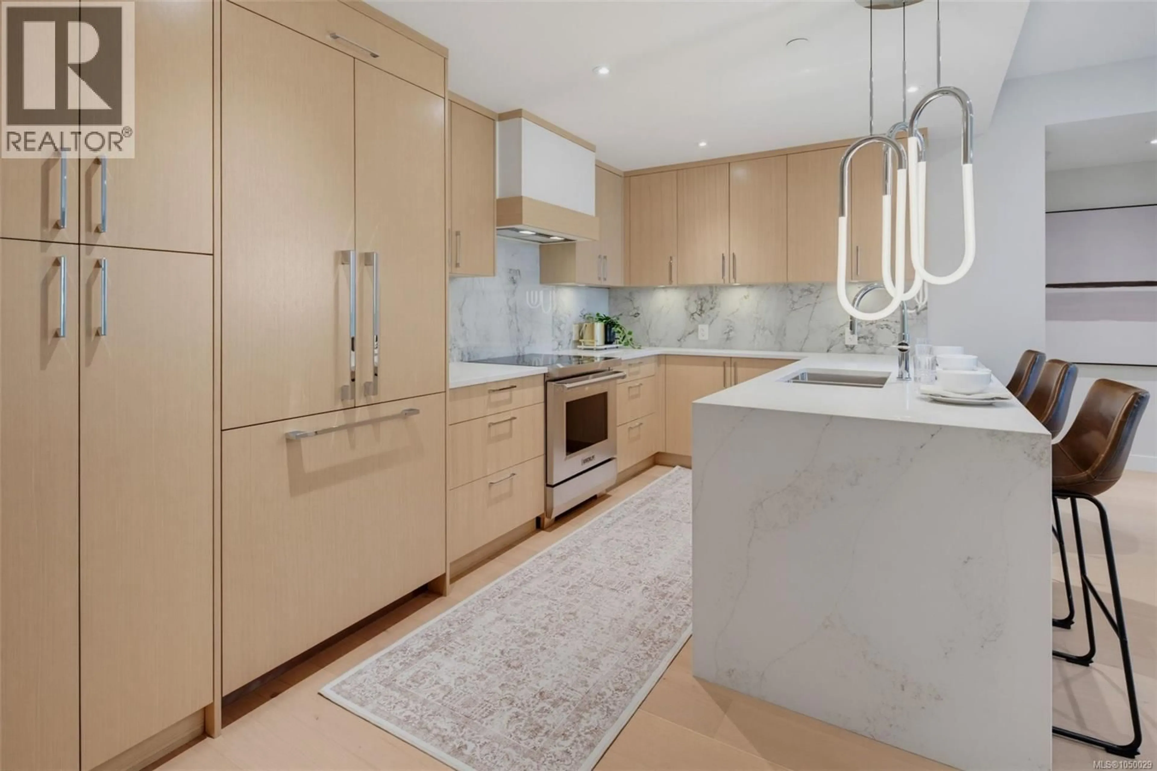 Contemporary kitchen, unknown for 201 - 5229 CORDOVA BAY ROAD, Saanich British Columbia V8Y2L1