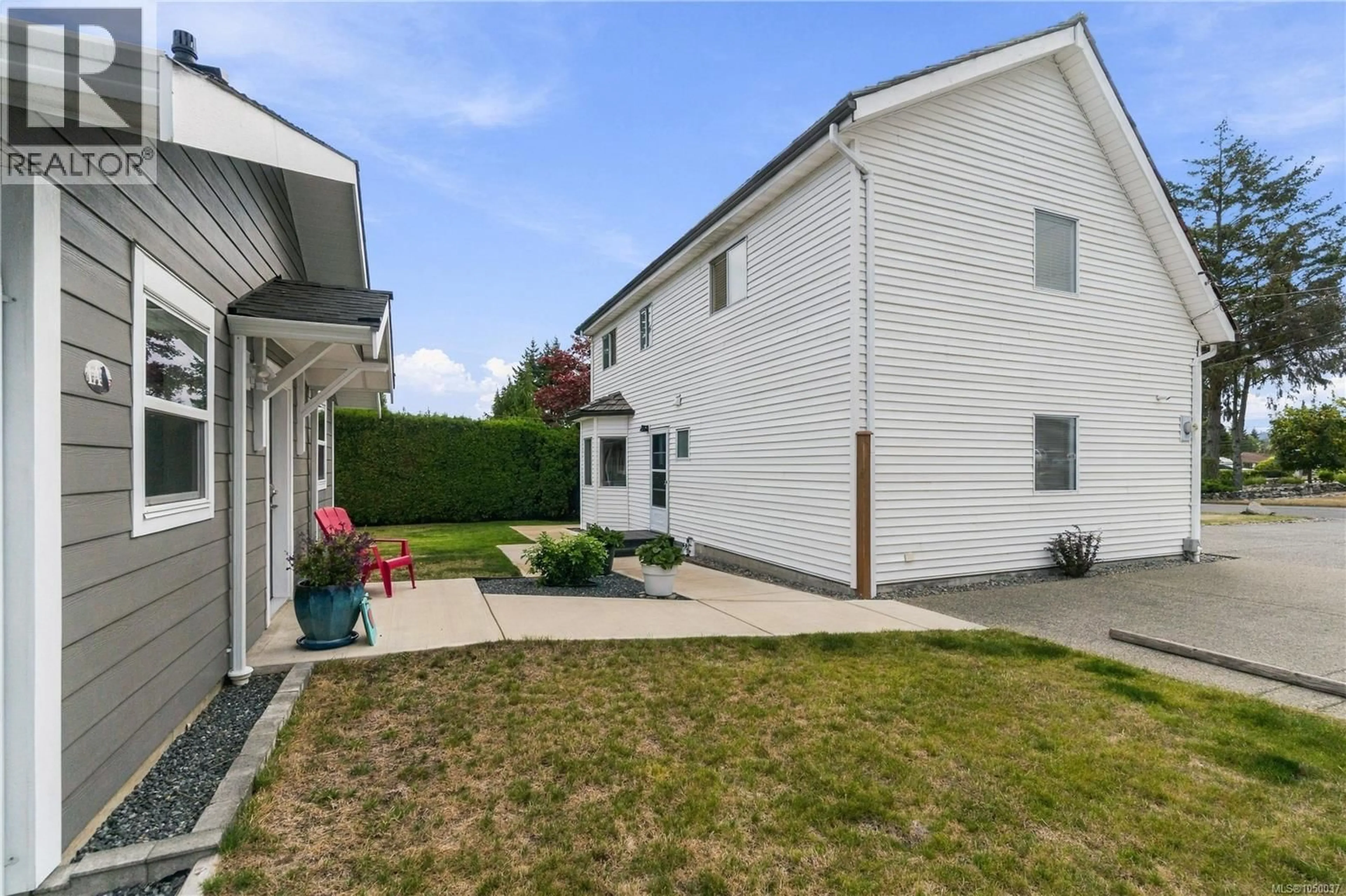 Patio, street for 1 SYLVAN CRESCENT, Parksville British Columbia V9P1H1