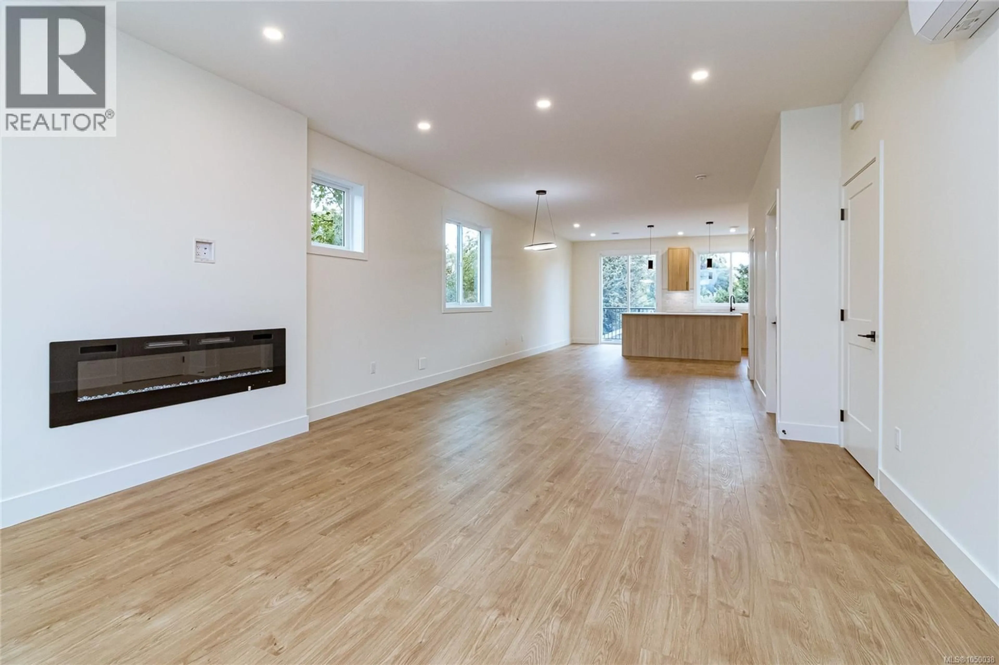 Indoor foyer for A - 2235 SHELBOURNE STREET, Victoria British Columbia V8R4L2