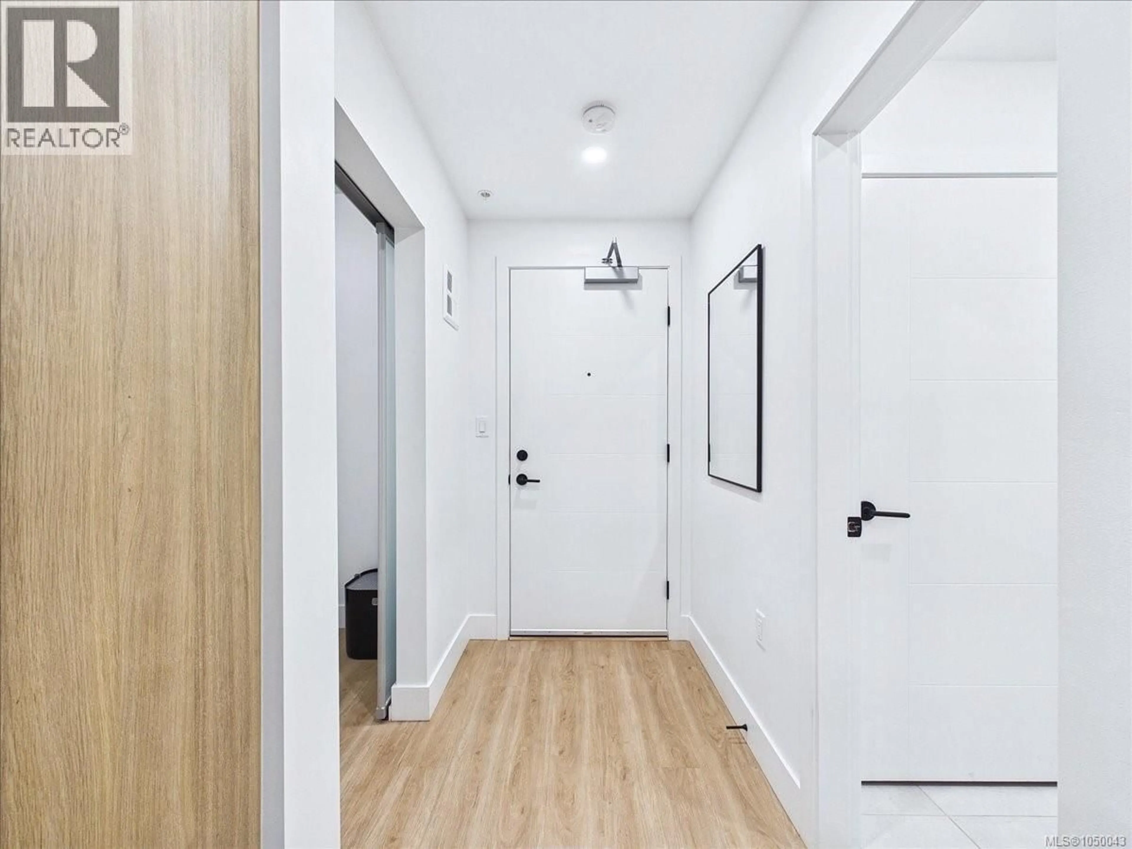 Indoor entryway for 140 - 920 REUNION AVENUE, Langford British Columbia V9B0W8