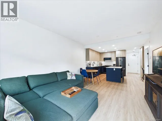 140 - 920 REUNION AVENUE, Langford 4