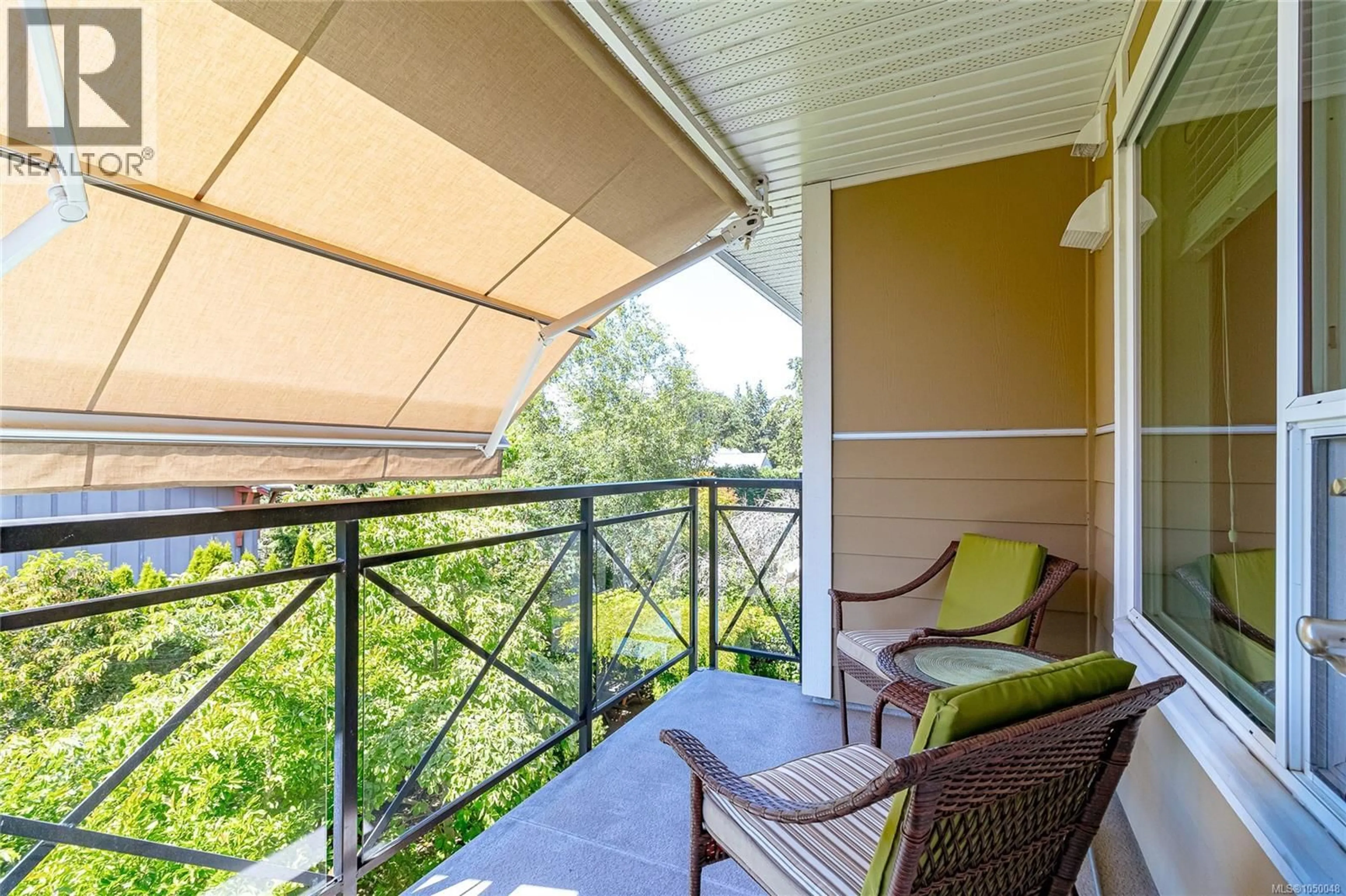 Balcony in the apartment, unknown for 304 - 4536 VIEWMONT AVENUE, Saanich British Columbia V8Z5L2