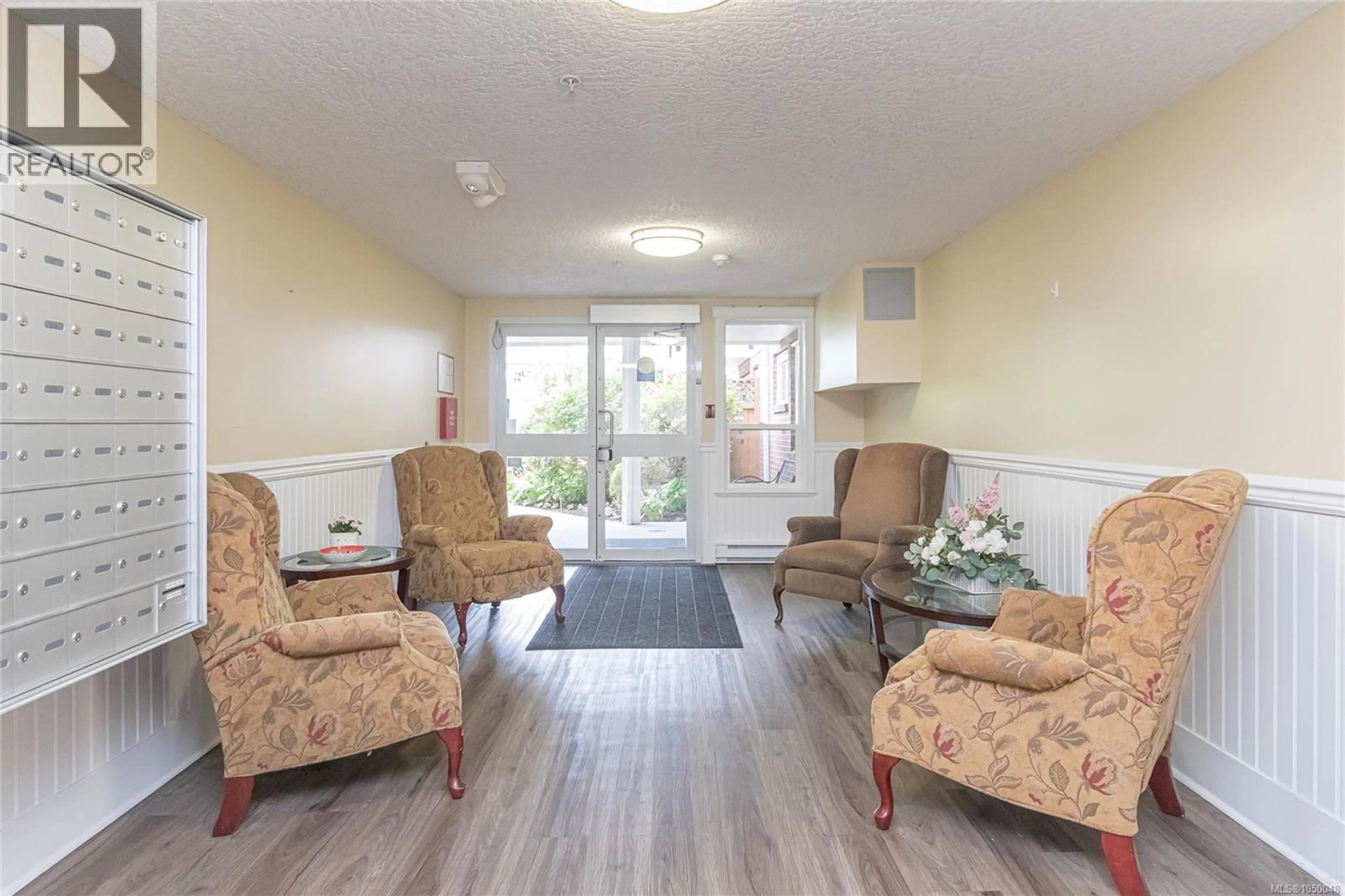 Unknown for 304 - 4536 VIEWMONT AVENUE, Saanich British Columbia V8Z5L2