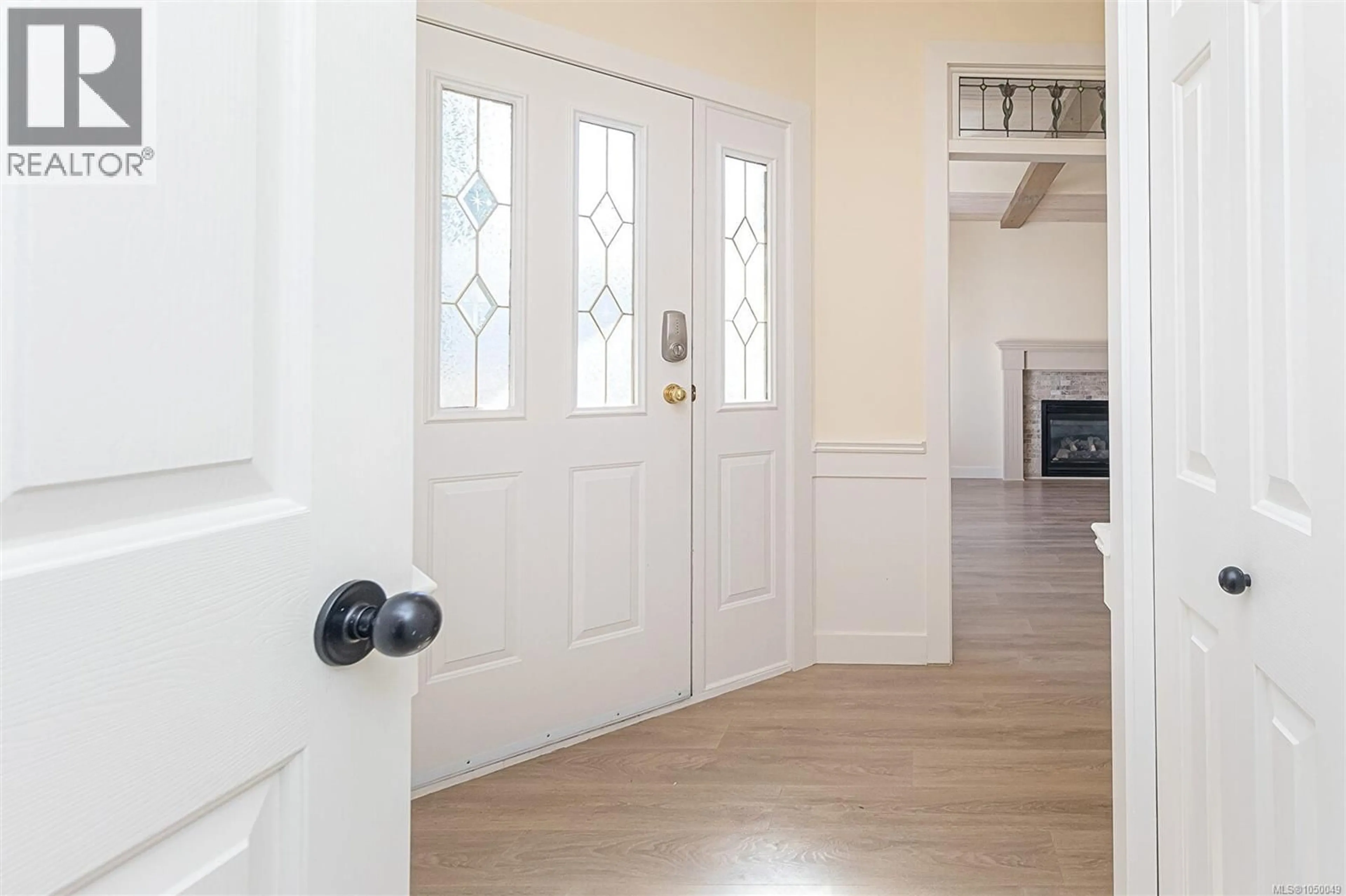 Indoor entryway for 7968 POLO PARK CRESCENT, Central Saanich British Columbia V8M2J4