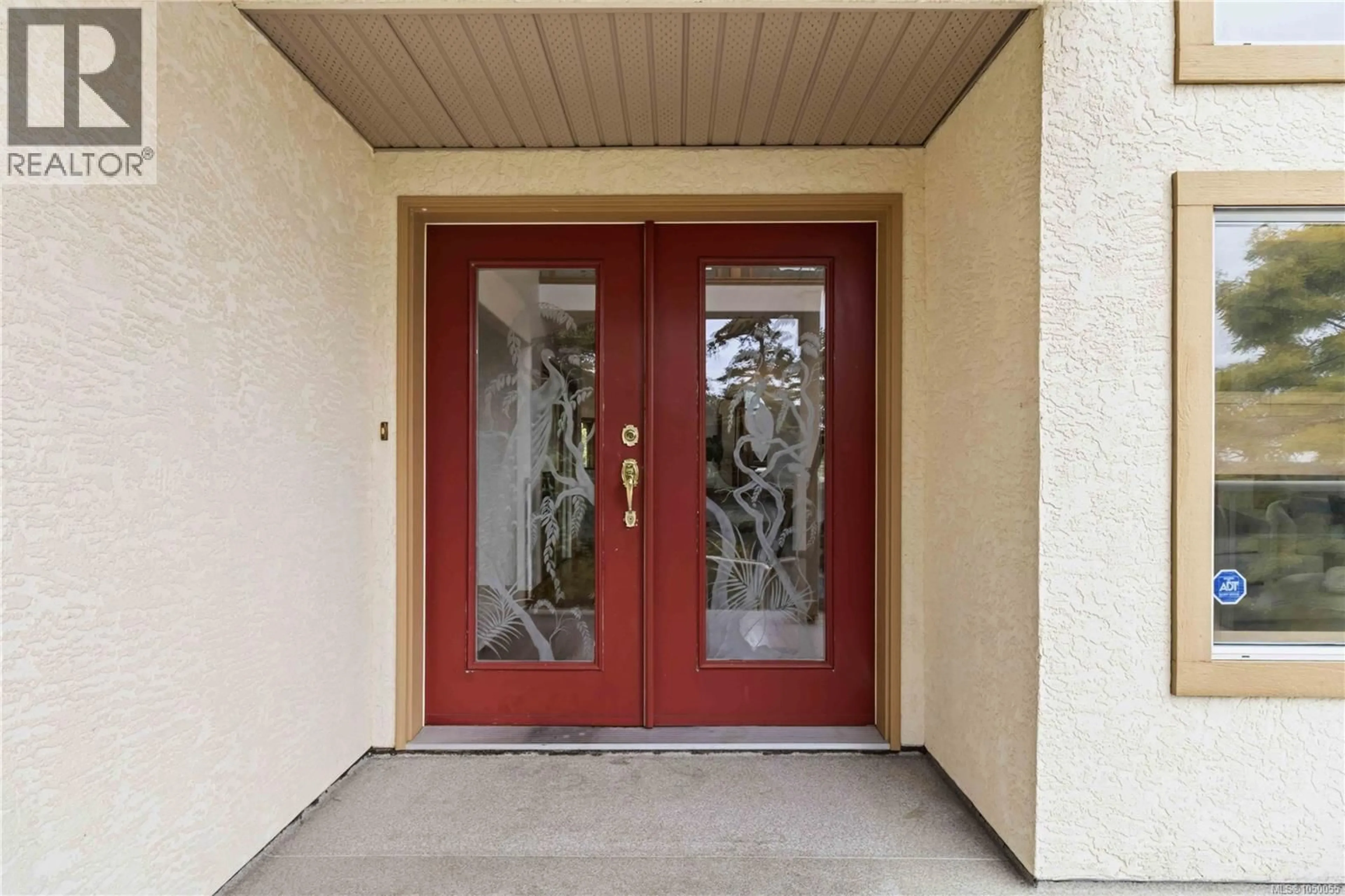 Indoor entryway for 1785 CEDAR HILL CROSS ROAD, Saanich British Columbia V8P2R2