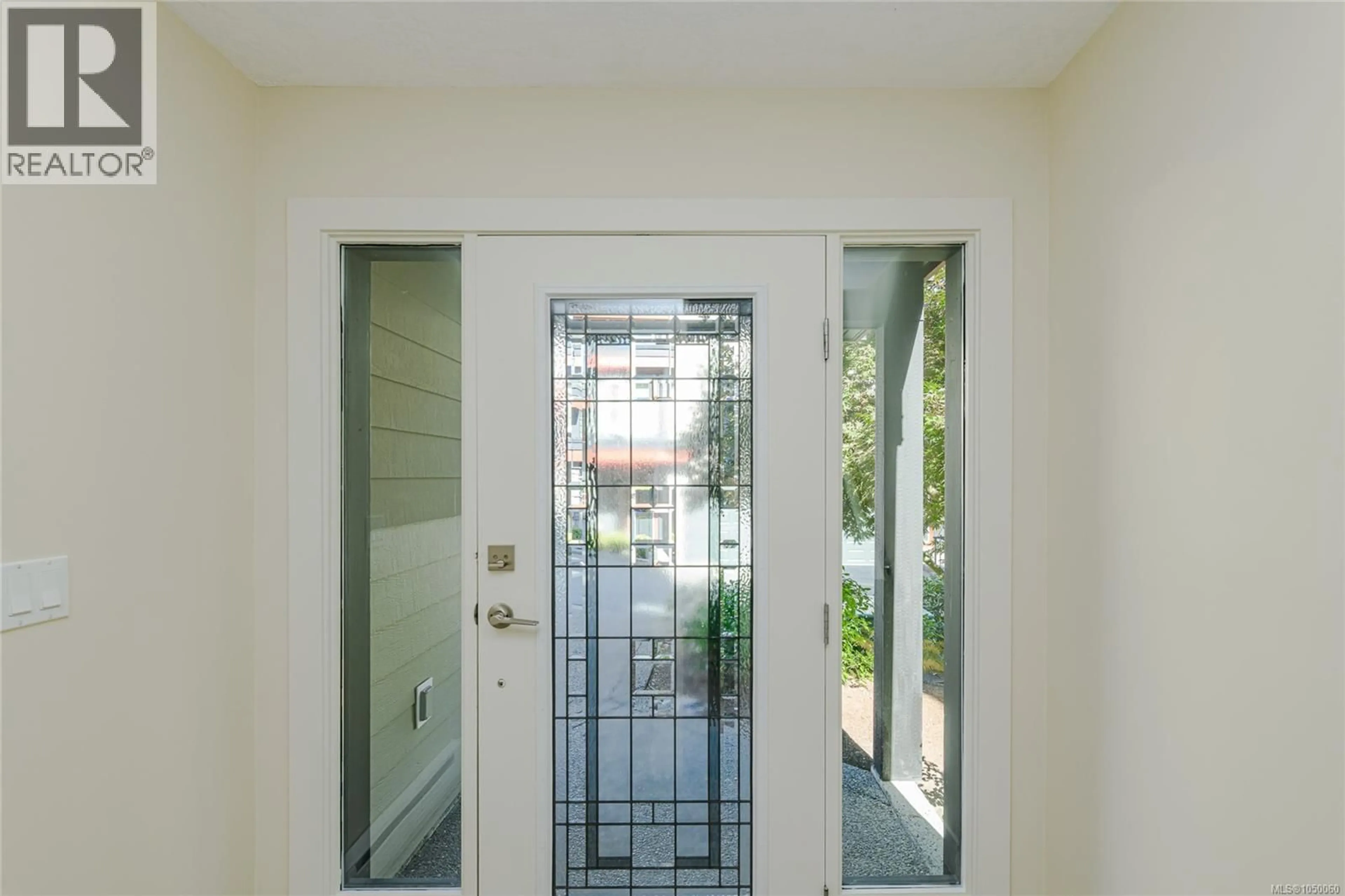 Indoor entryway for 2105 GREENHILL RISE, Langford British Columbia V9B0J1
