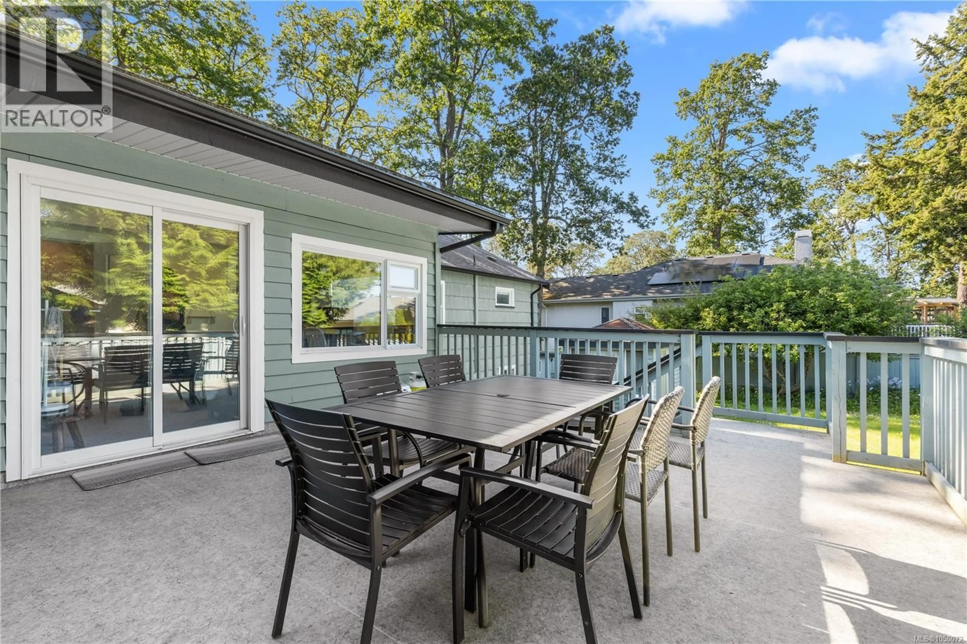Patio, water/lake/river/ocean view for 3959 CEDAR HILL CROSS ROAD, Saanich British Columbia V8P2N8