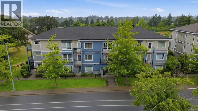 203 - 4050 DOUGLAS STREET, Saanich 3