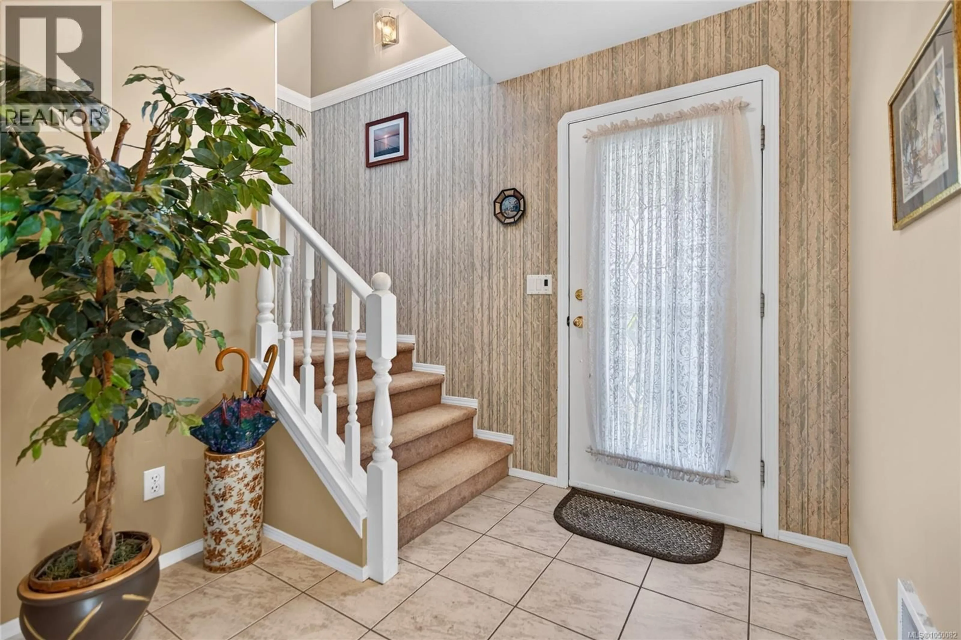 Indoor entryway for B - 395 NIM NIM AVENUE, Courtenay British Columbia V9N5P9