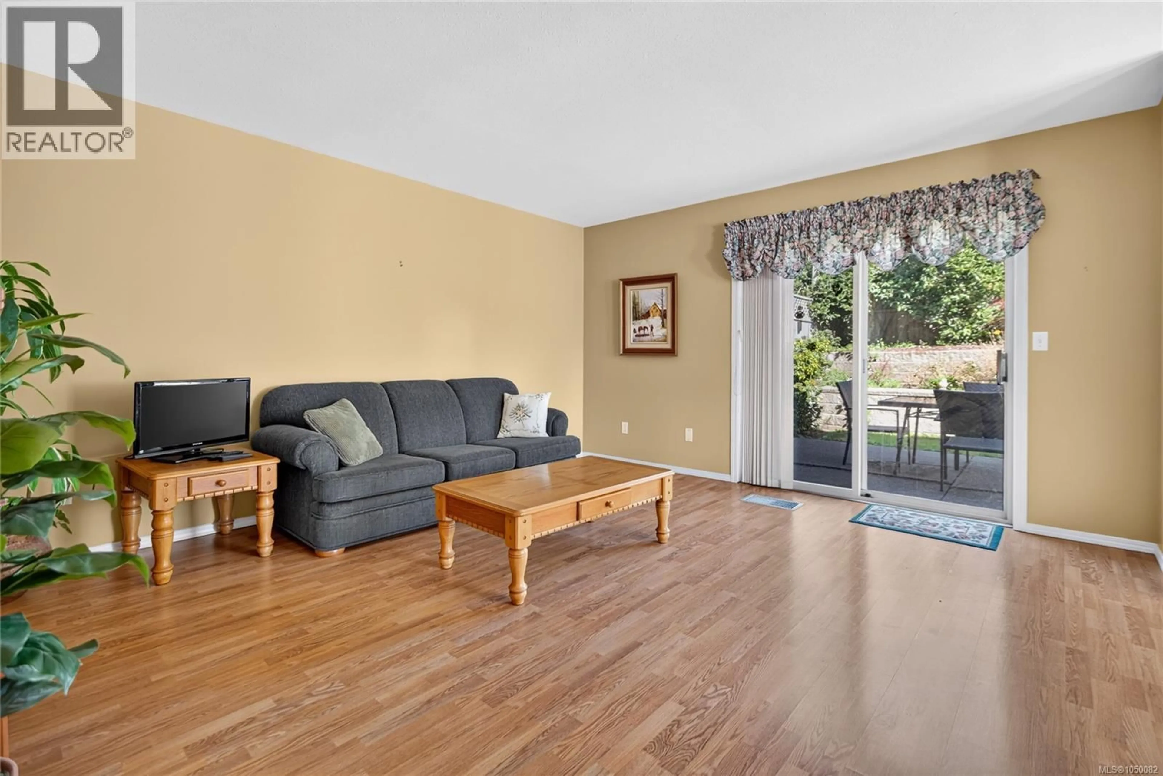 Living room with furniture, unknown for B - 395 NIM NIM AVENUE, Courtenay British Columbia V9N5P9