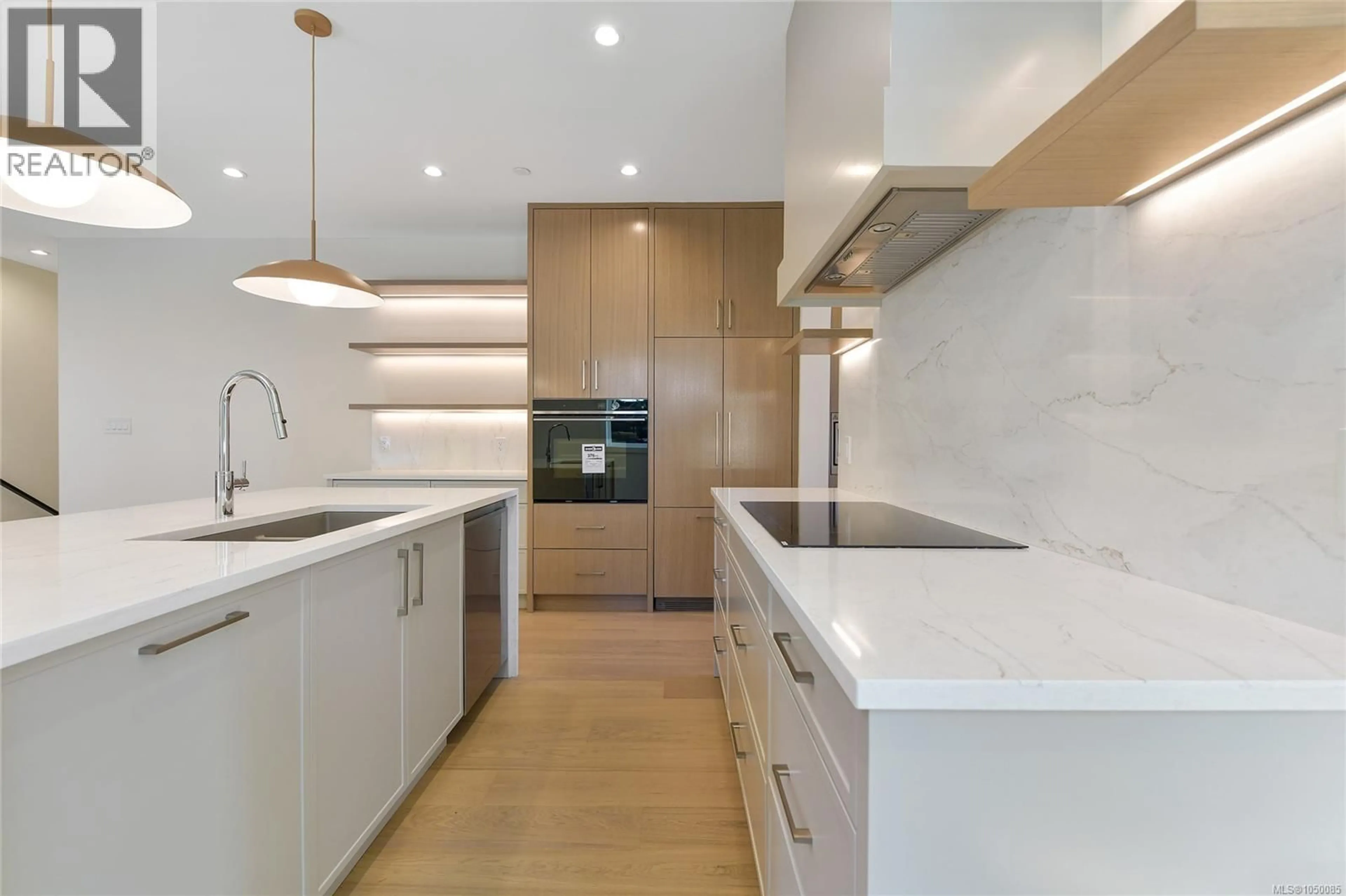 Contemporary kitchen, unknown for 1 - 4430 SHORE WAY, Saanich British Columbia V8N3T9