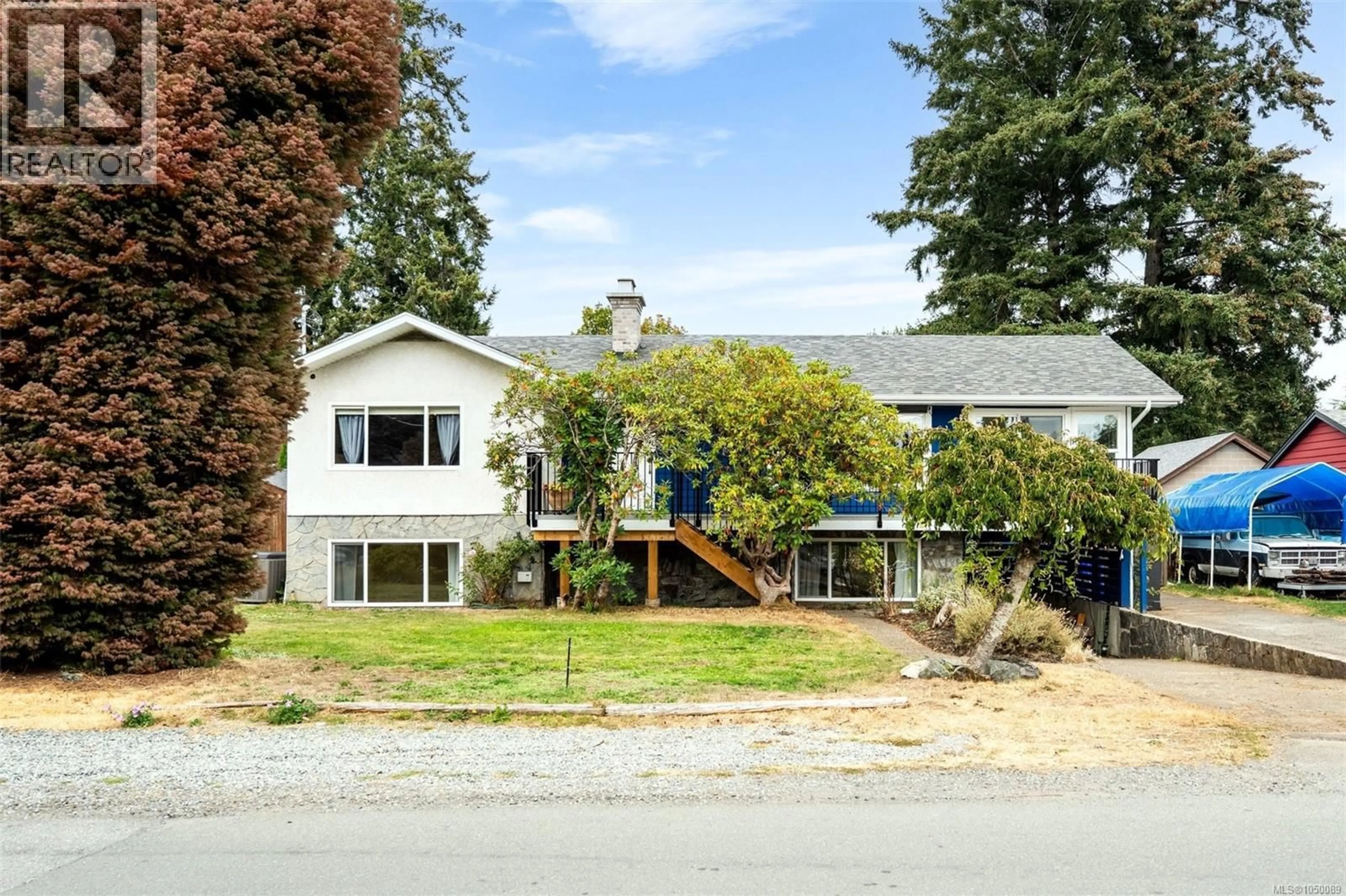 A pic from outside/outdoor area/front of a property/back of a property/a pic from drone, street for 560 RIDLEY DRIVE, Colwood British Columbia V9C1K4