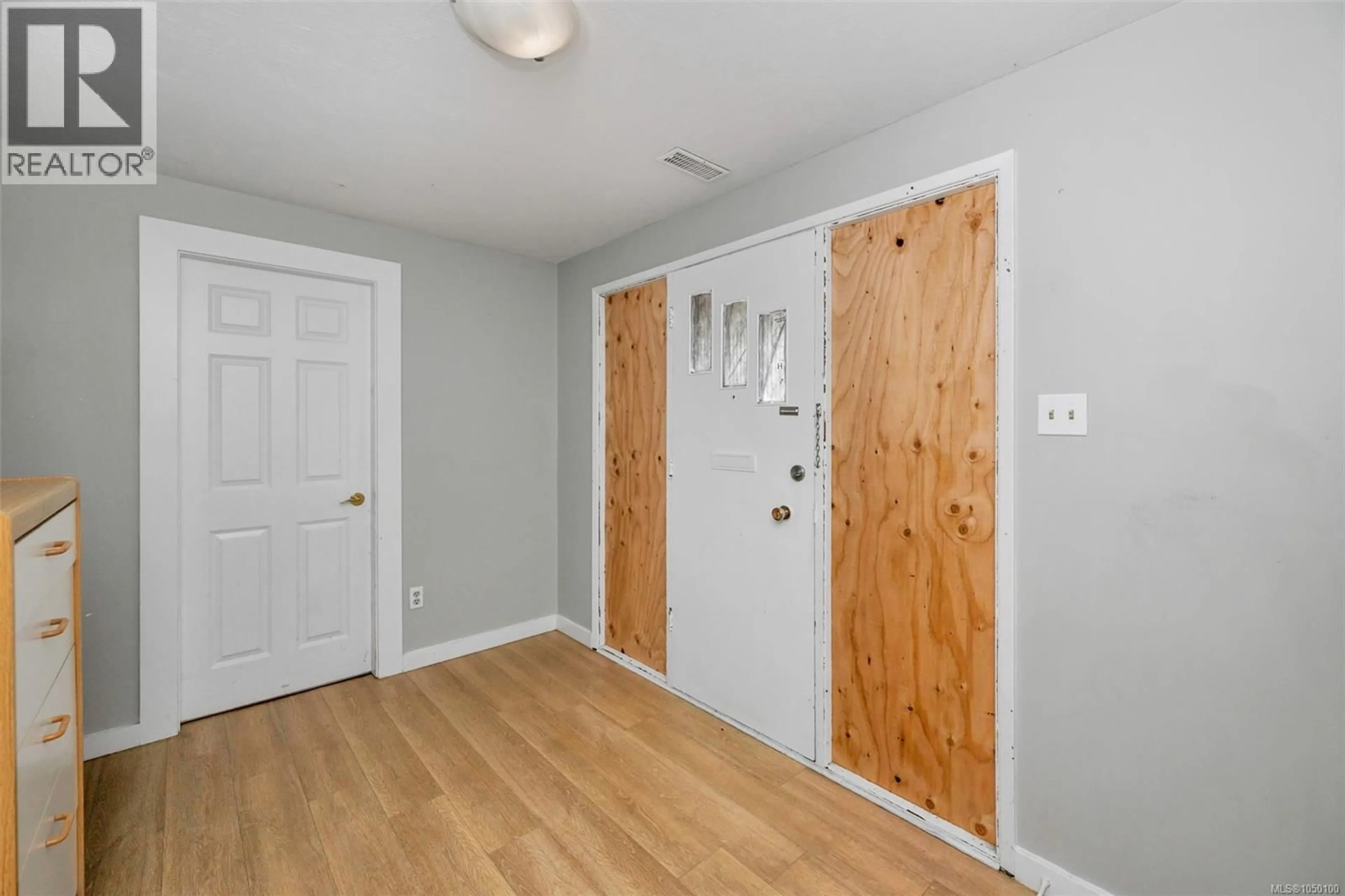 Indoor entryway for 362 DAY ROAD, Duncan British Columbia V9L3K5