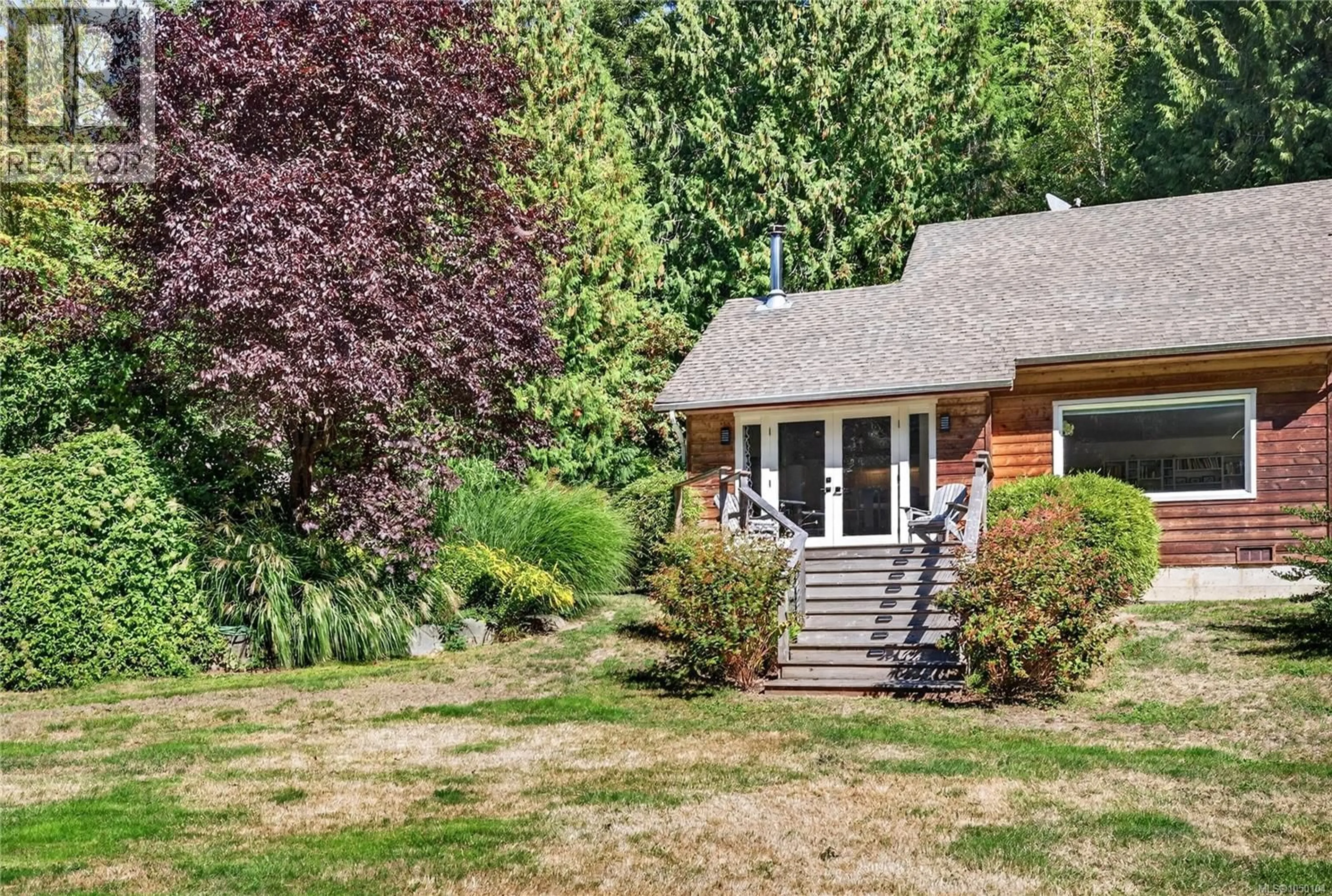Patio, street for 138 BULLOCK CREEK ROAD, Salt Spring British Columbia V8K2L3