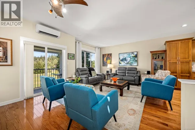 17 - 700 LANCASTER WAY, Comox 3
