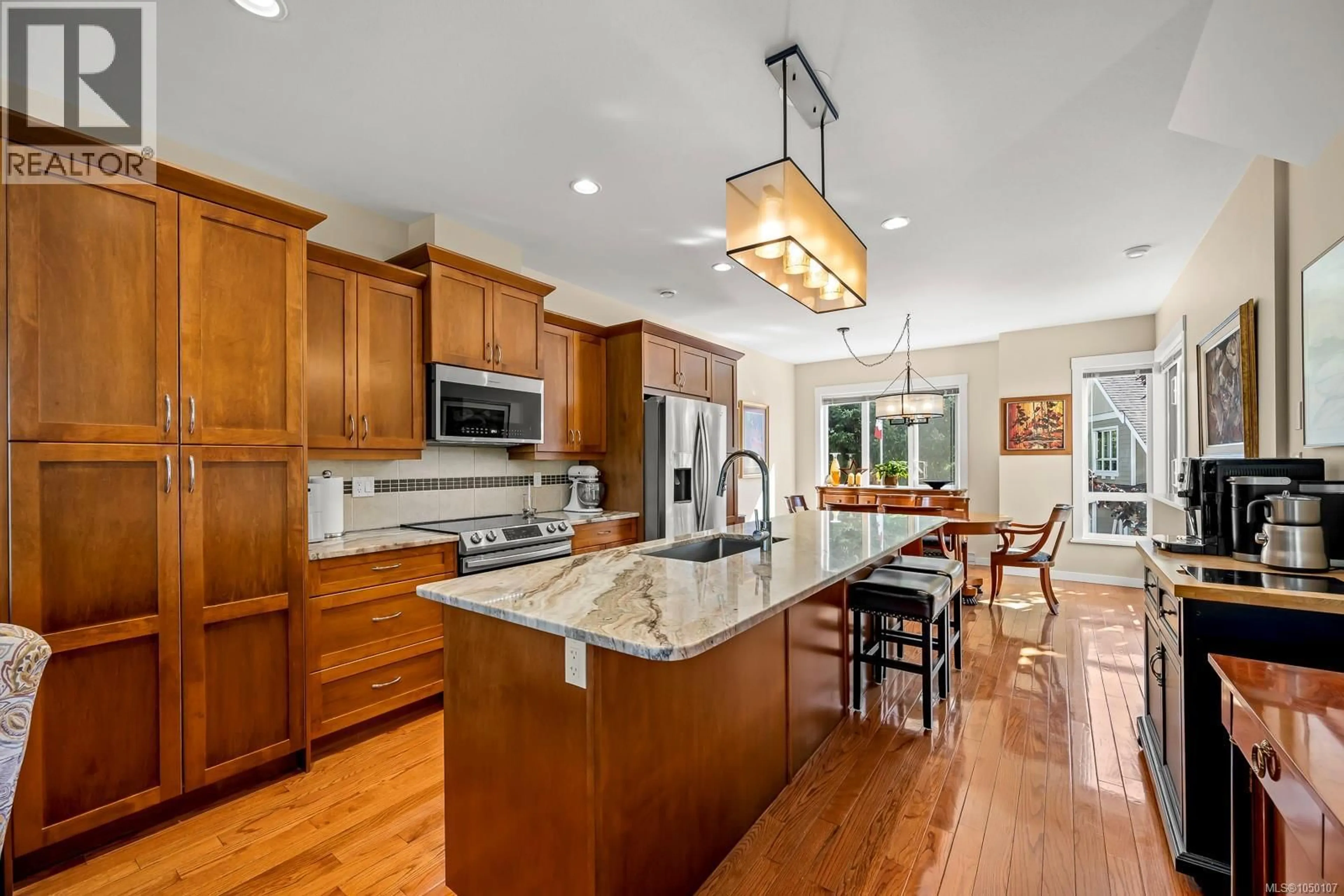 Open concept kitchen, ceramic/tile floor for 17 - 700 LANCASTER WAY, Comox British Columbia V9M0B6