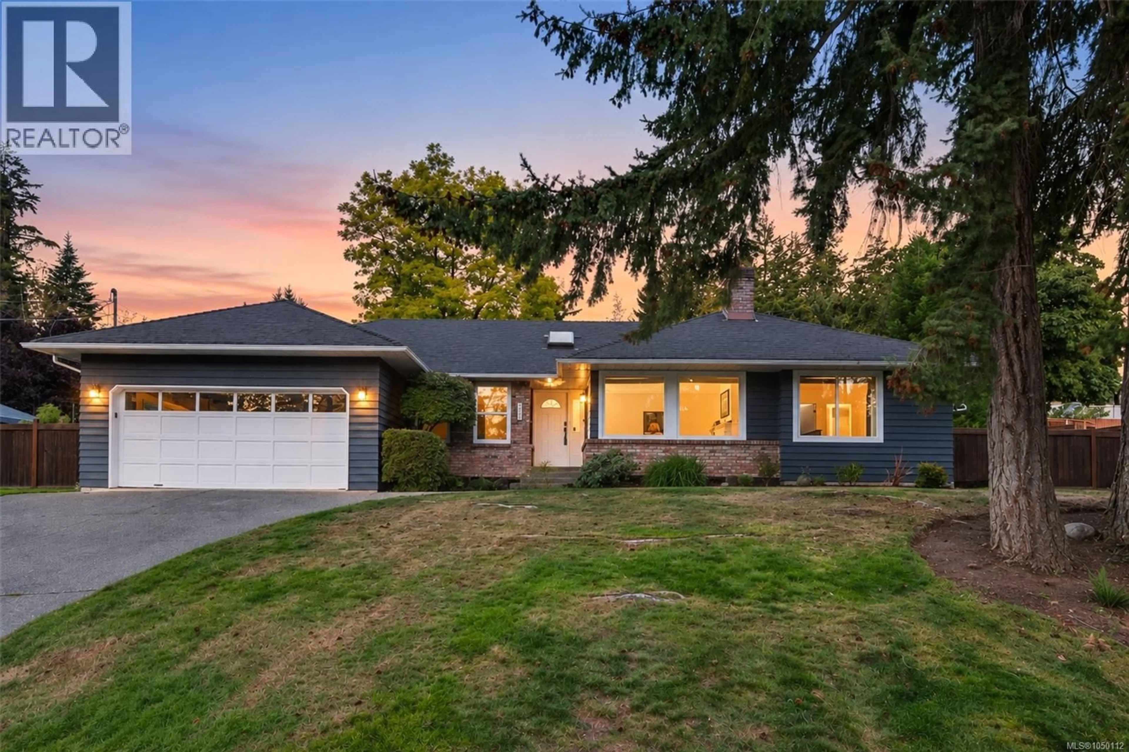 Home with vinyl exterior material, street for 2151 11TH AVENUE, Port Alberni British Columbia V9T7T8