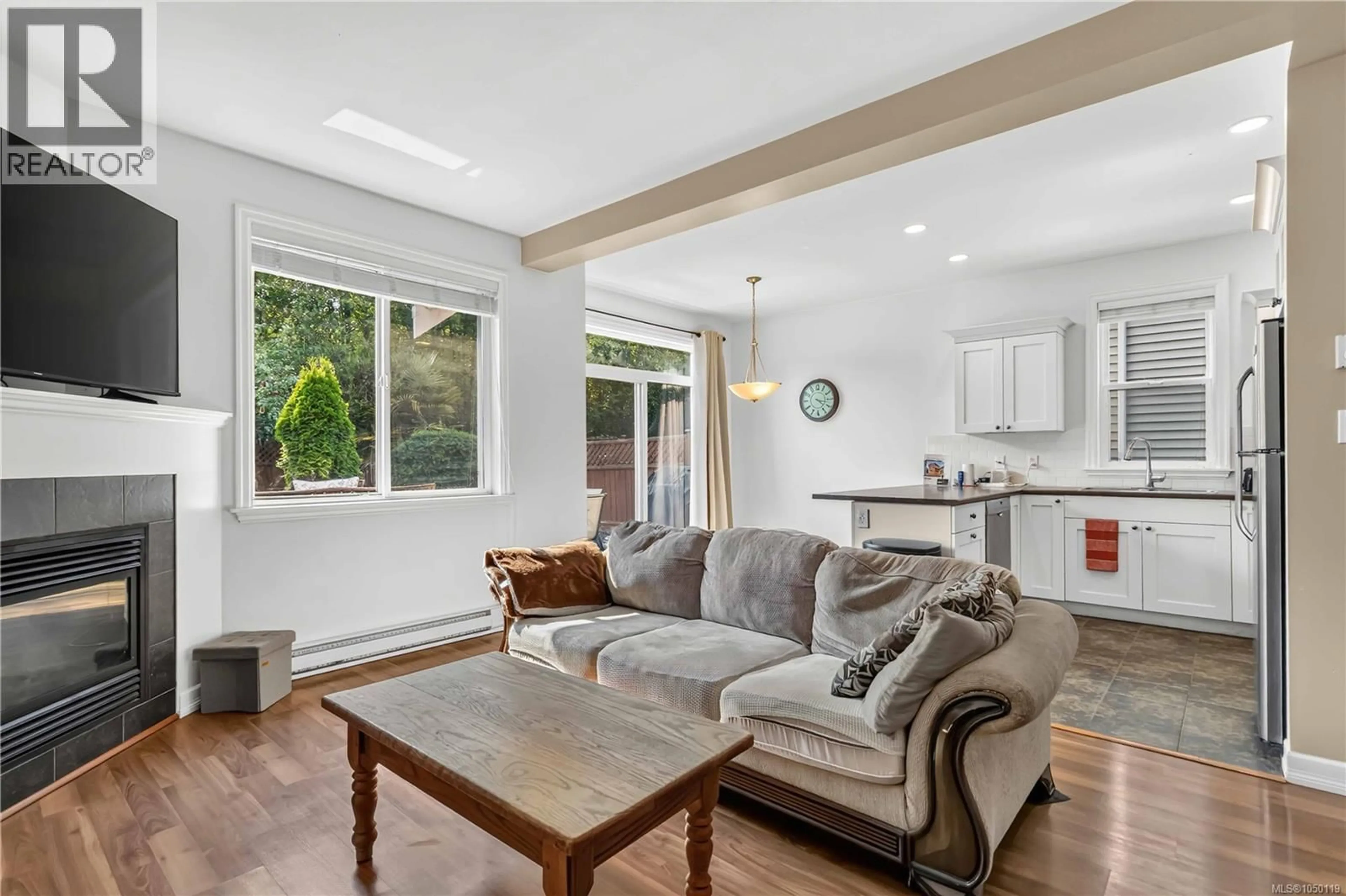 Living room with furniture, unknown for 106 - 2260 MAPLE AVENUE NORTH, Sooke British Columbia V9Z1L2