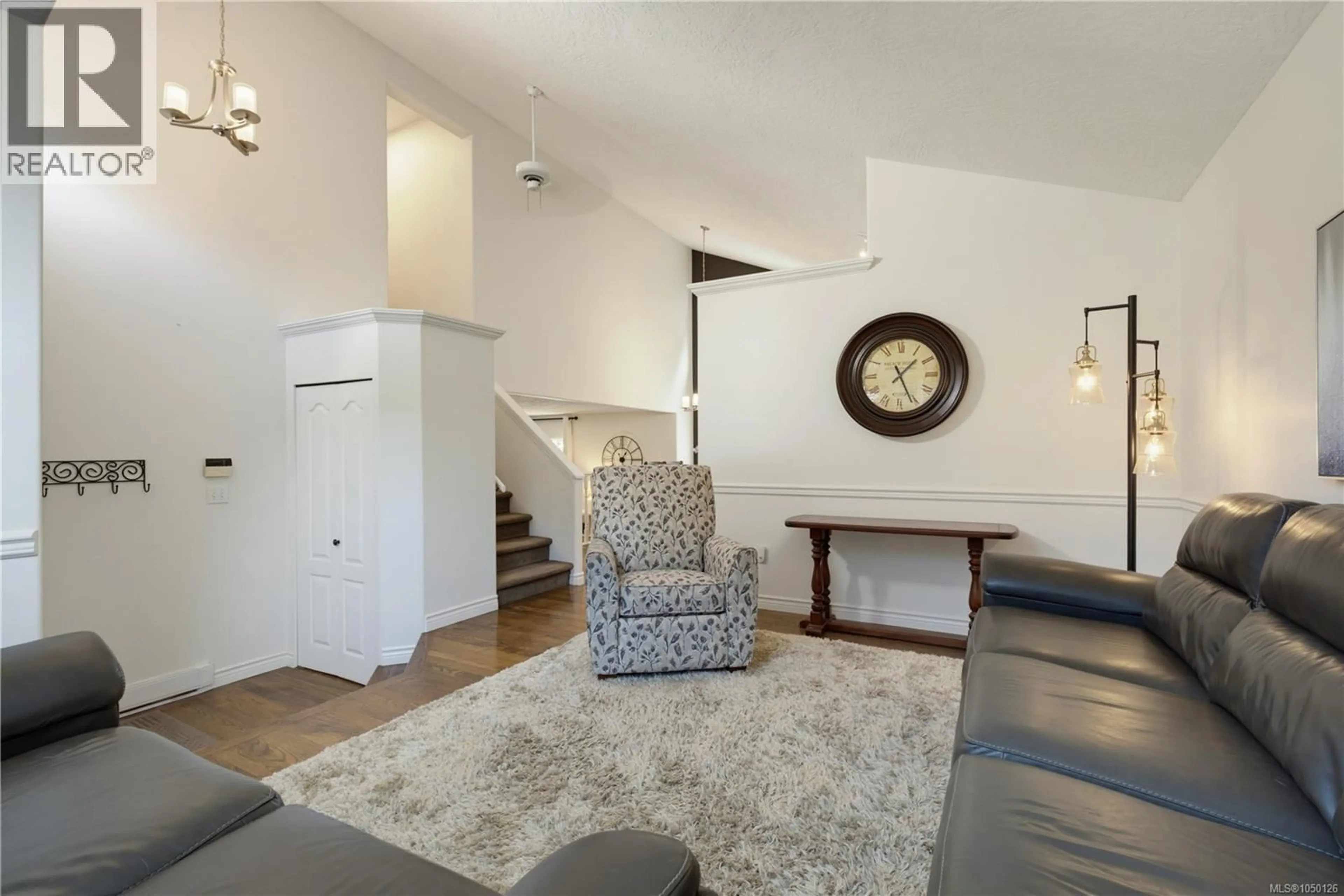 Living room with furniture, unknown for 836 GLENGARRY CRESCENT, Nanaimo British Columbia V9R6P3