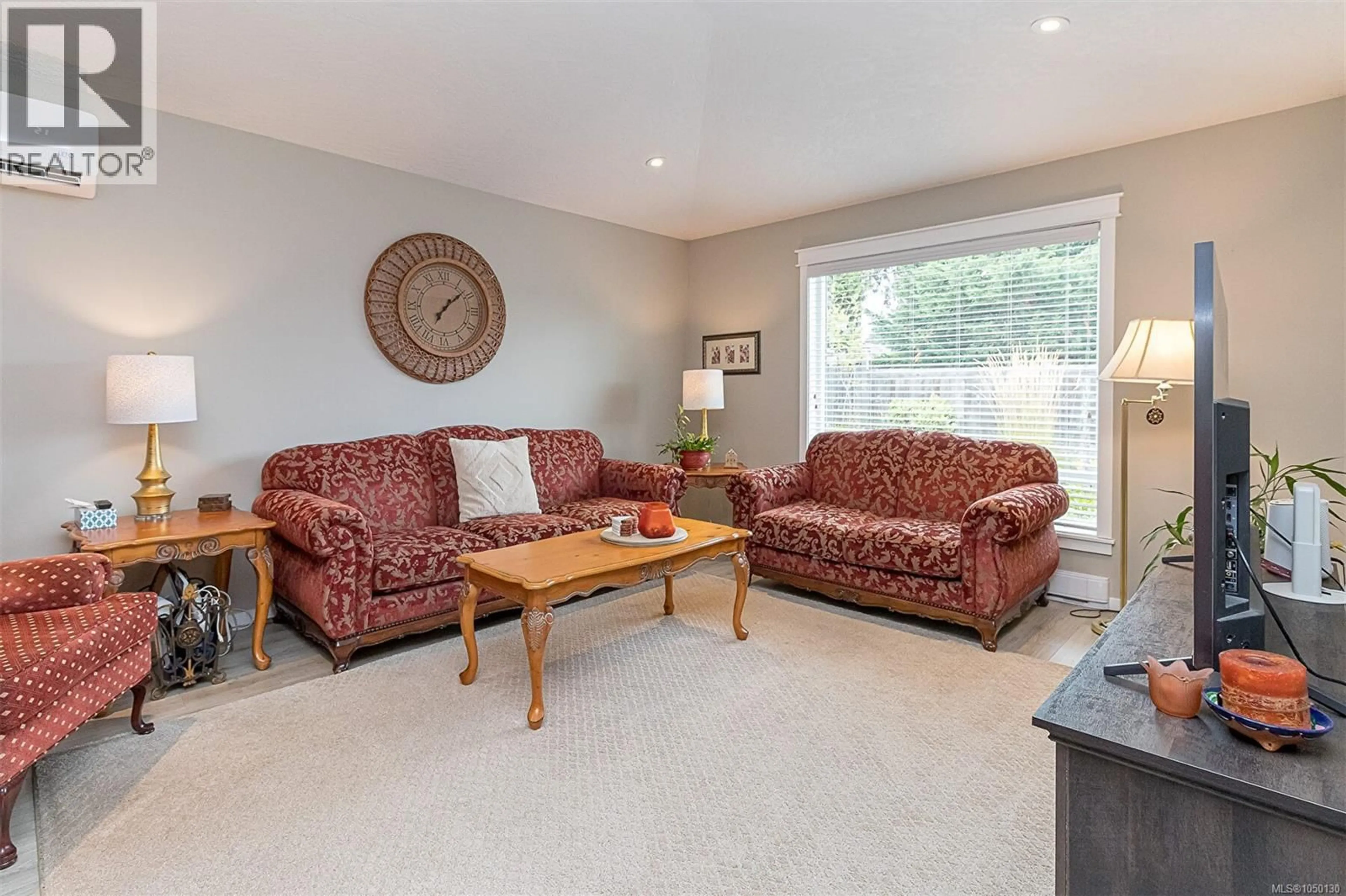 Living room with furniture, unknown for 61 - 7586 TETAYUT ROAD, Central Saanich British Columbia V8M0B4