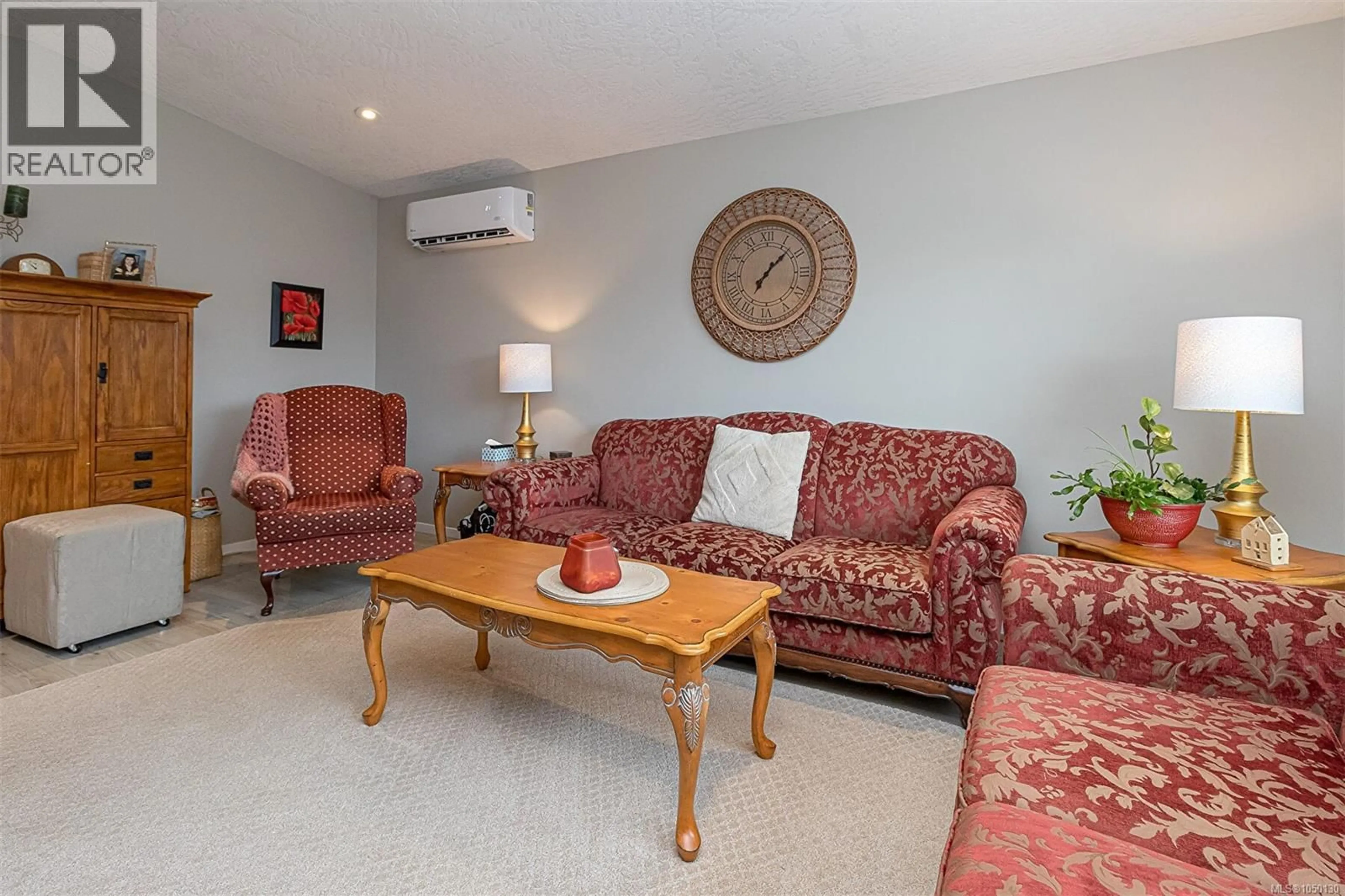 Living room with furniture, unknown for 61 - 7586 TETAYUT ROAD, Central Saanich British Columbia V8M0B4